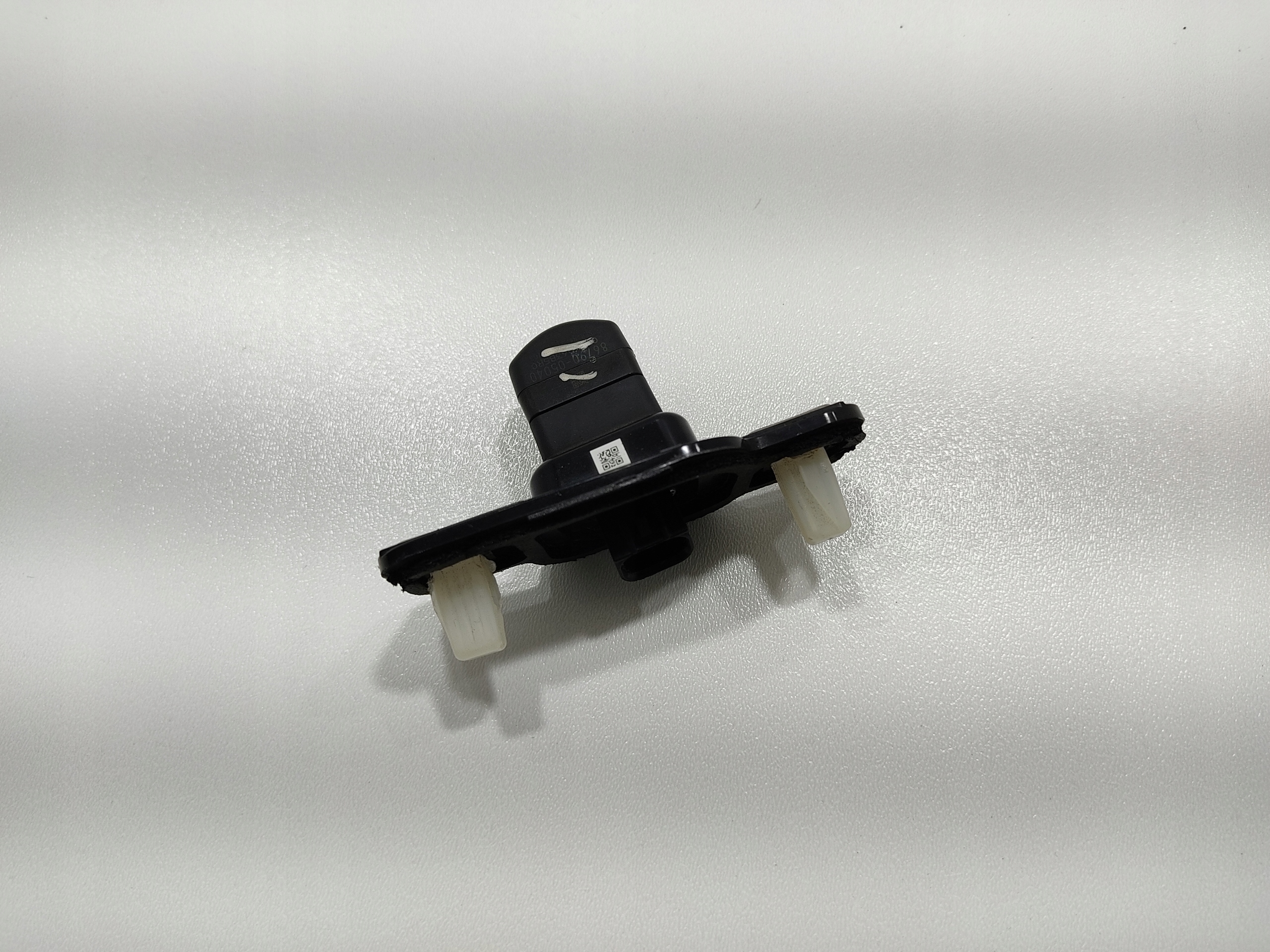 PARKOVACIA KAMERA V KAPOTE TOYOTA AVENSIS T27 T29 86790-05040 2012-2015