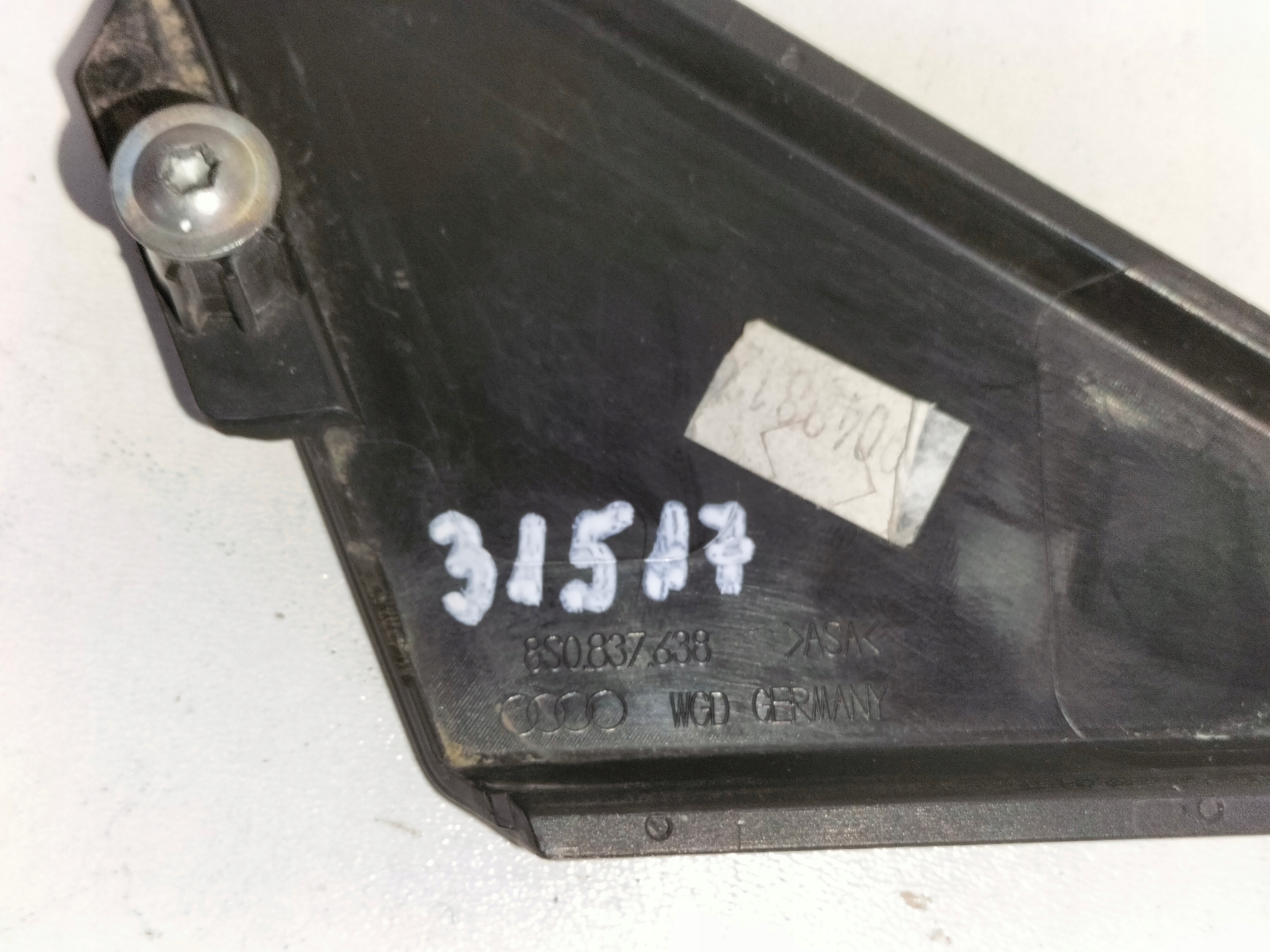 TROJUHOLNIK KRYT DVERE PRAVY AUDI TT 8S0 14-