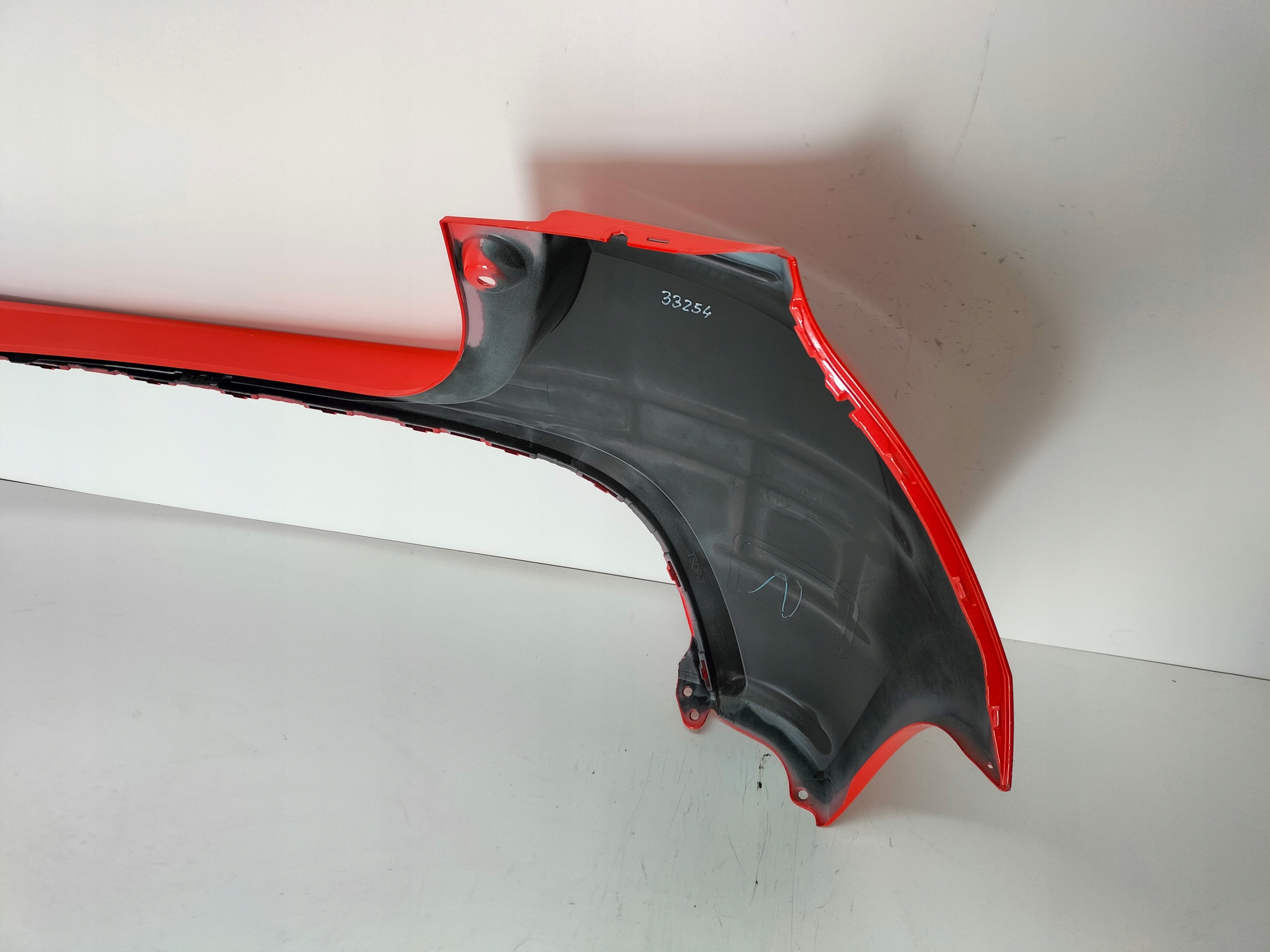 ZADNÝ NÁRAZNÍK TOYOTA YARIS IV 20-
