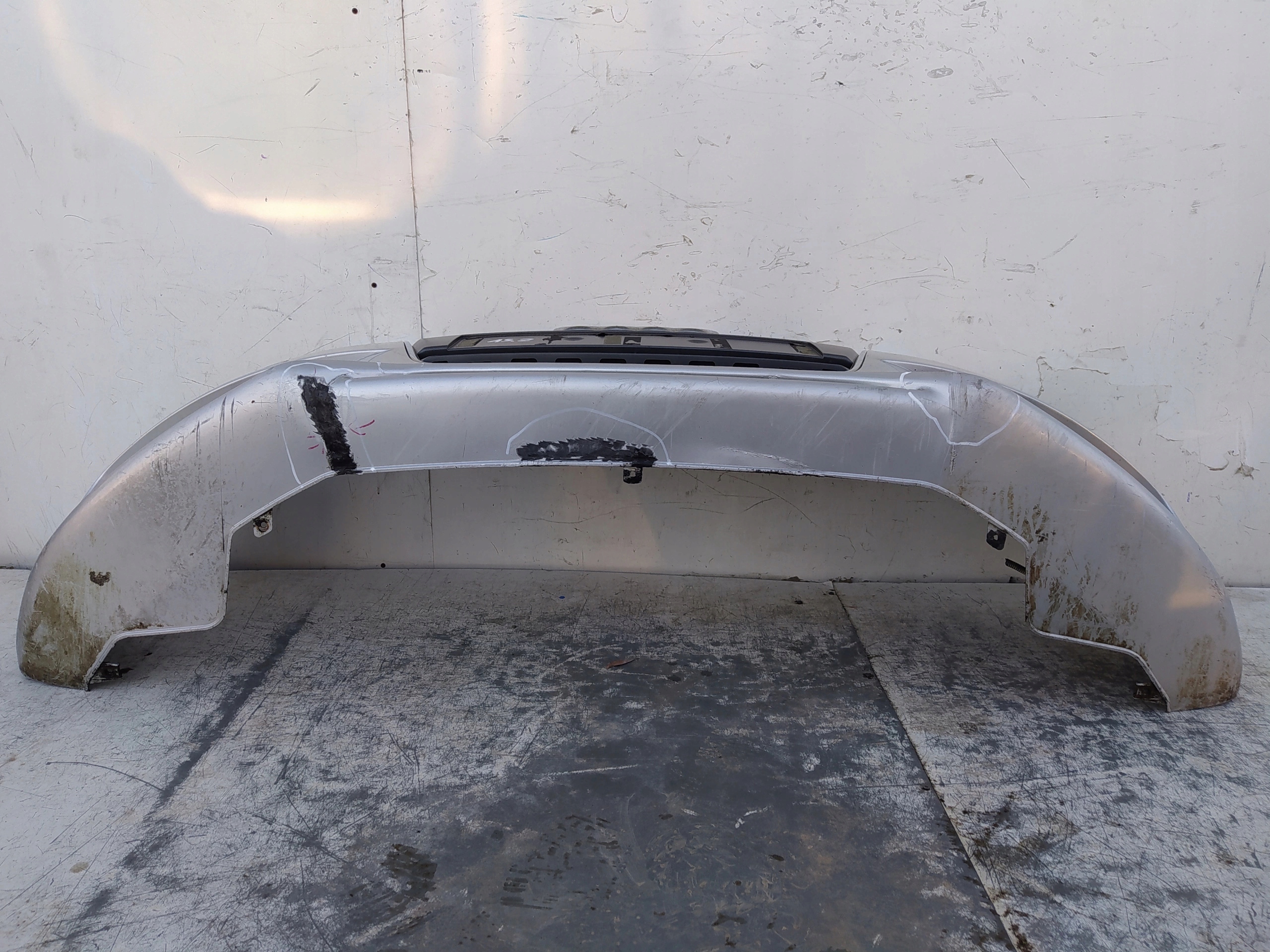 AUDI A4 B8 PREDNÝ NÁRAZNÍK 8K0807437