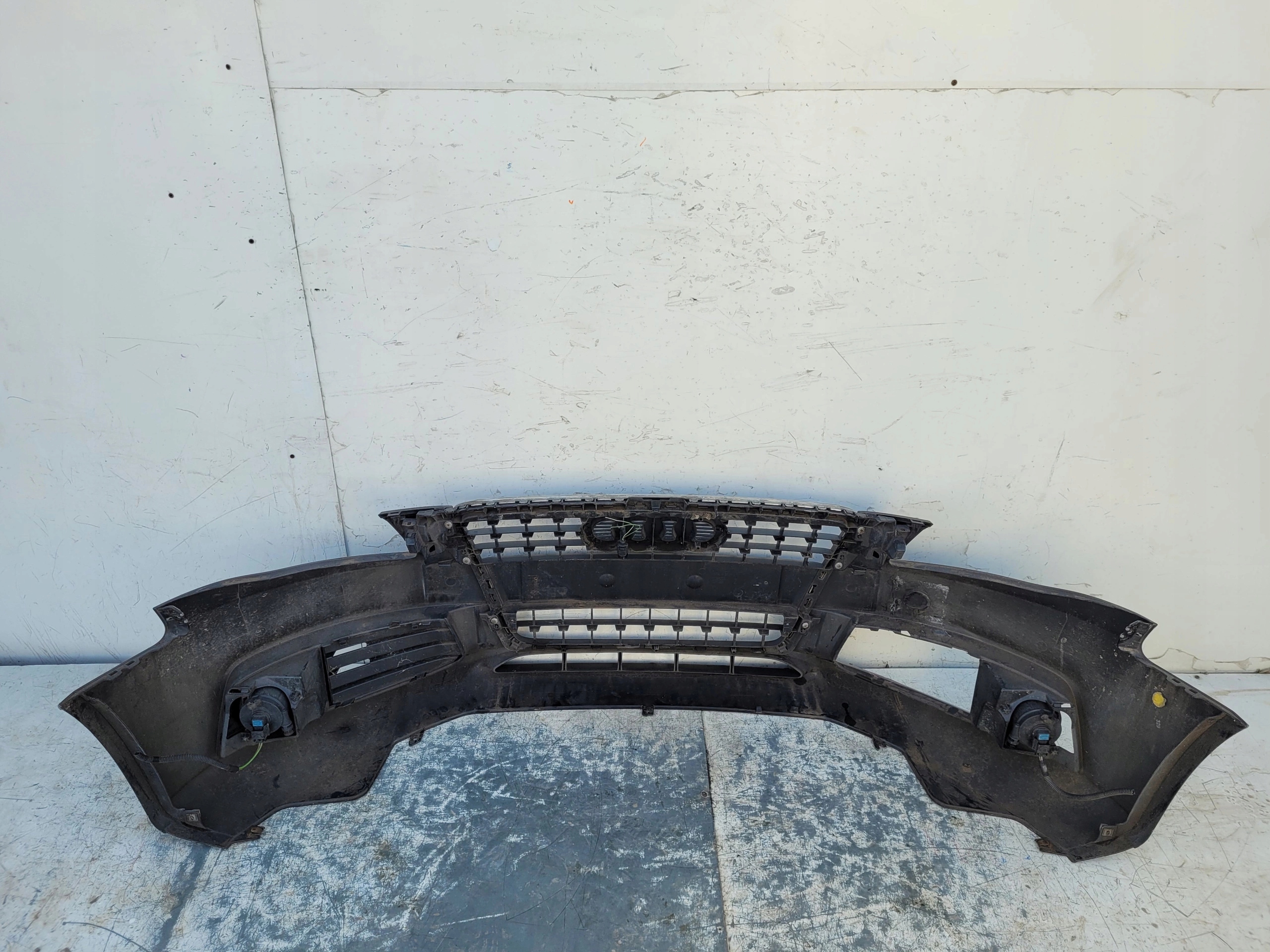 AUDI A4 B8 PREDNÝ NÁRAZNÍK