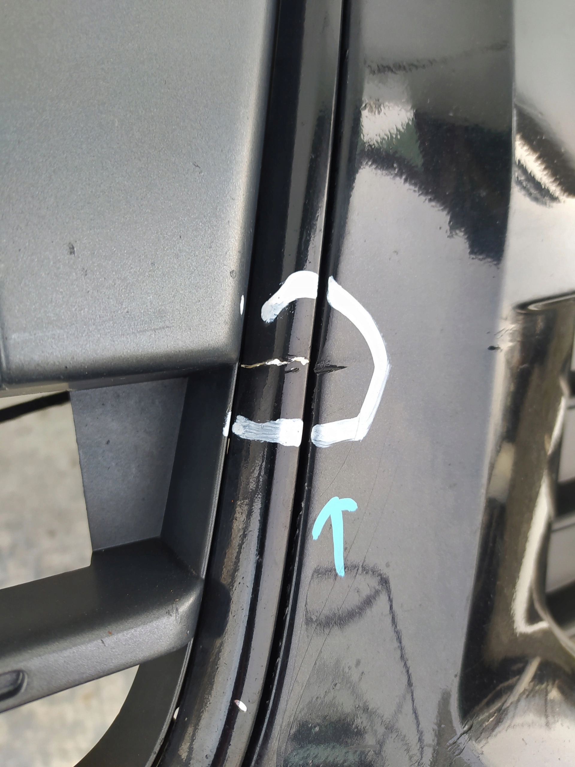 AUDI A5 8T S-LINE XENON PDC 8T0807437D PREDNÝ NÁRAZNÍK