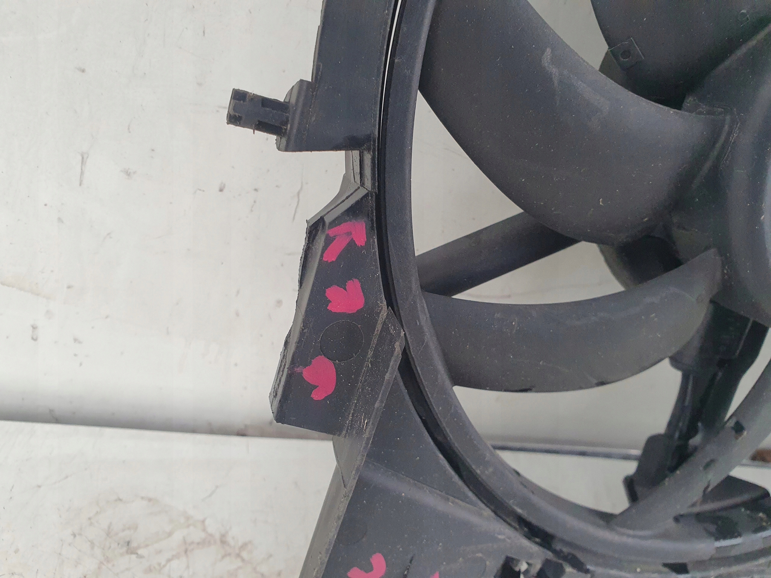 AUDI A4 B8 VENTILATOR 2.0 TDI 8k0121003M