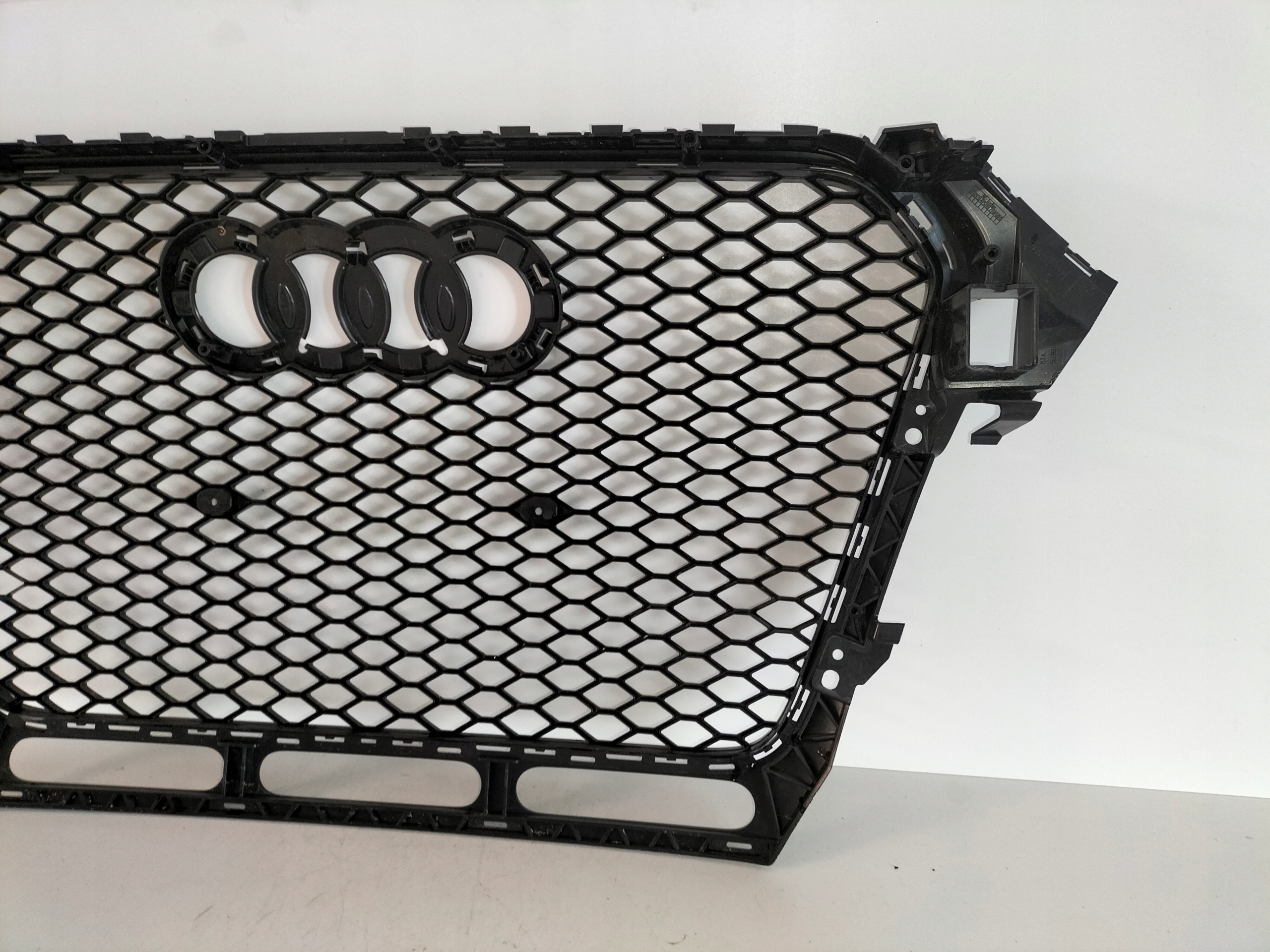 MRIEZKA LISTA AUDI A4 RS4 B8 LIFT 12-15