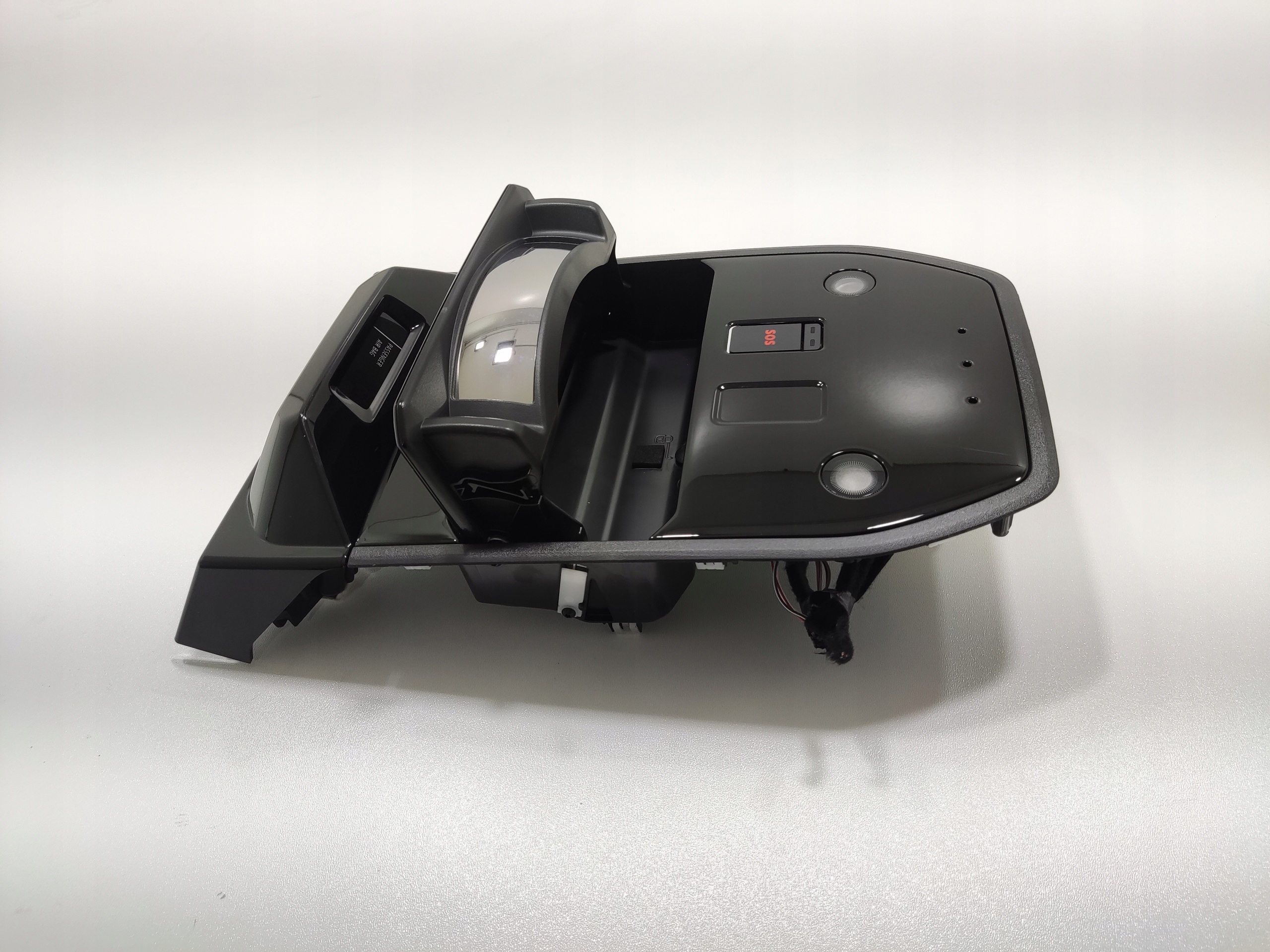 OSVETLENIE INTERIERU STROPNICE RENAULT AUSTRAL 2022-2025 253B03215R