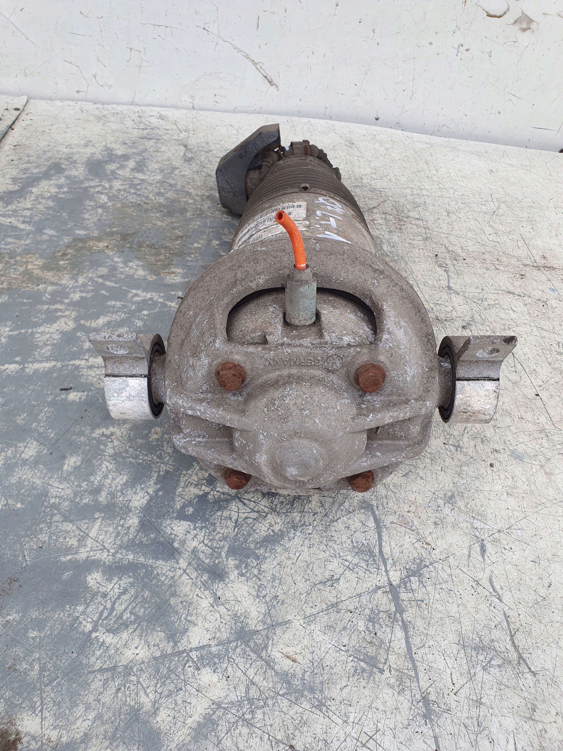 AUDI Q7 4L MECH ZADNA LAVY 7L8616019A