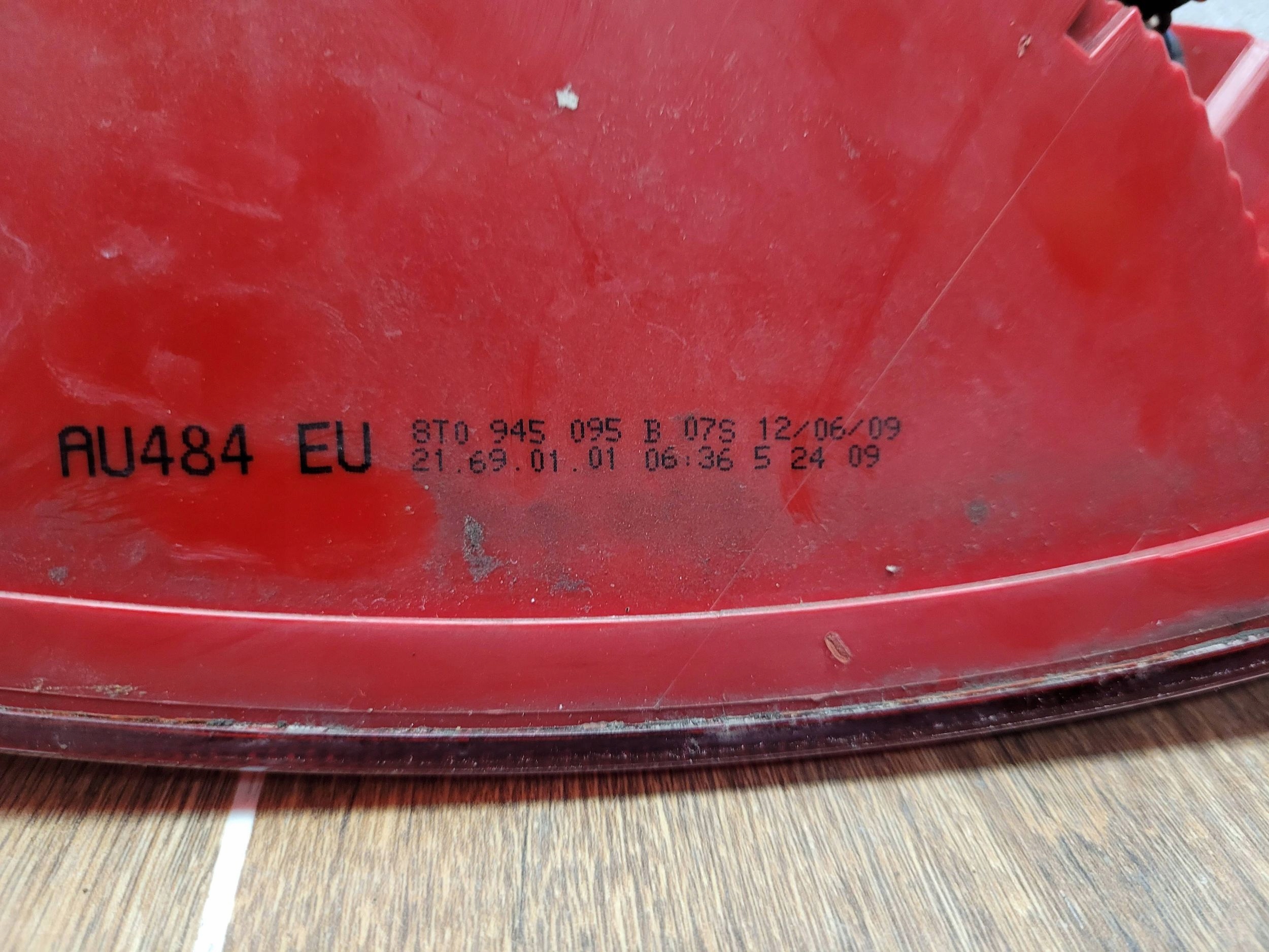 Audi A5 8T LED 8T0945095B ĽAVÉ ZADNÉ SVETLO