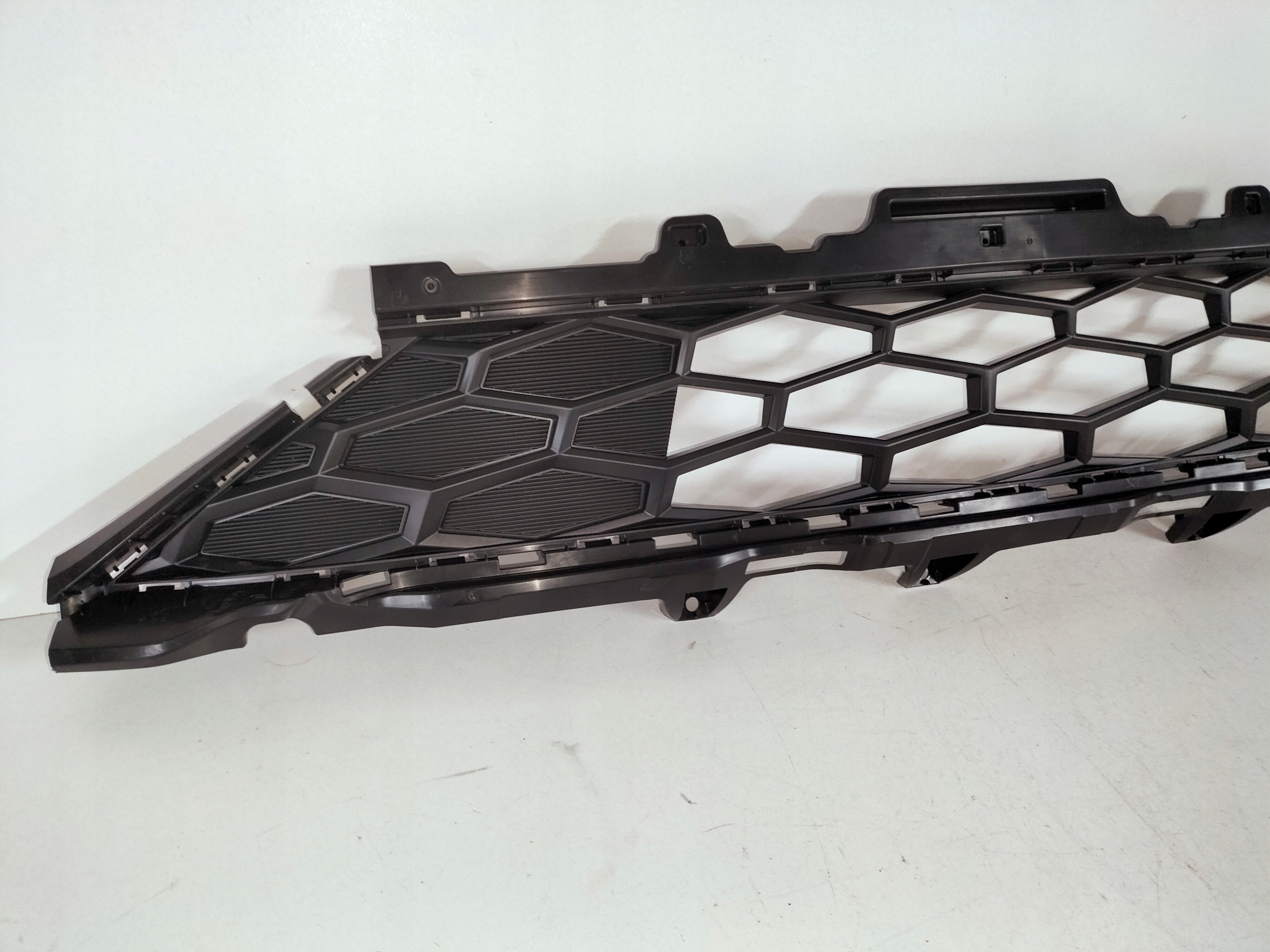 MRIEŽKA LIŠTA NÁRAZNÍKA KIA SPORTAGE 5 V 21- GT HEV