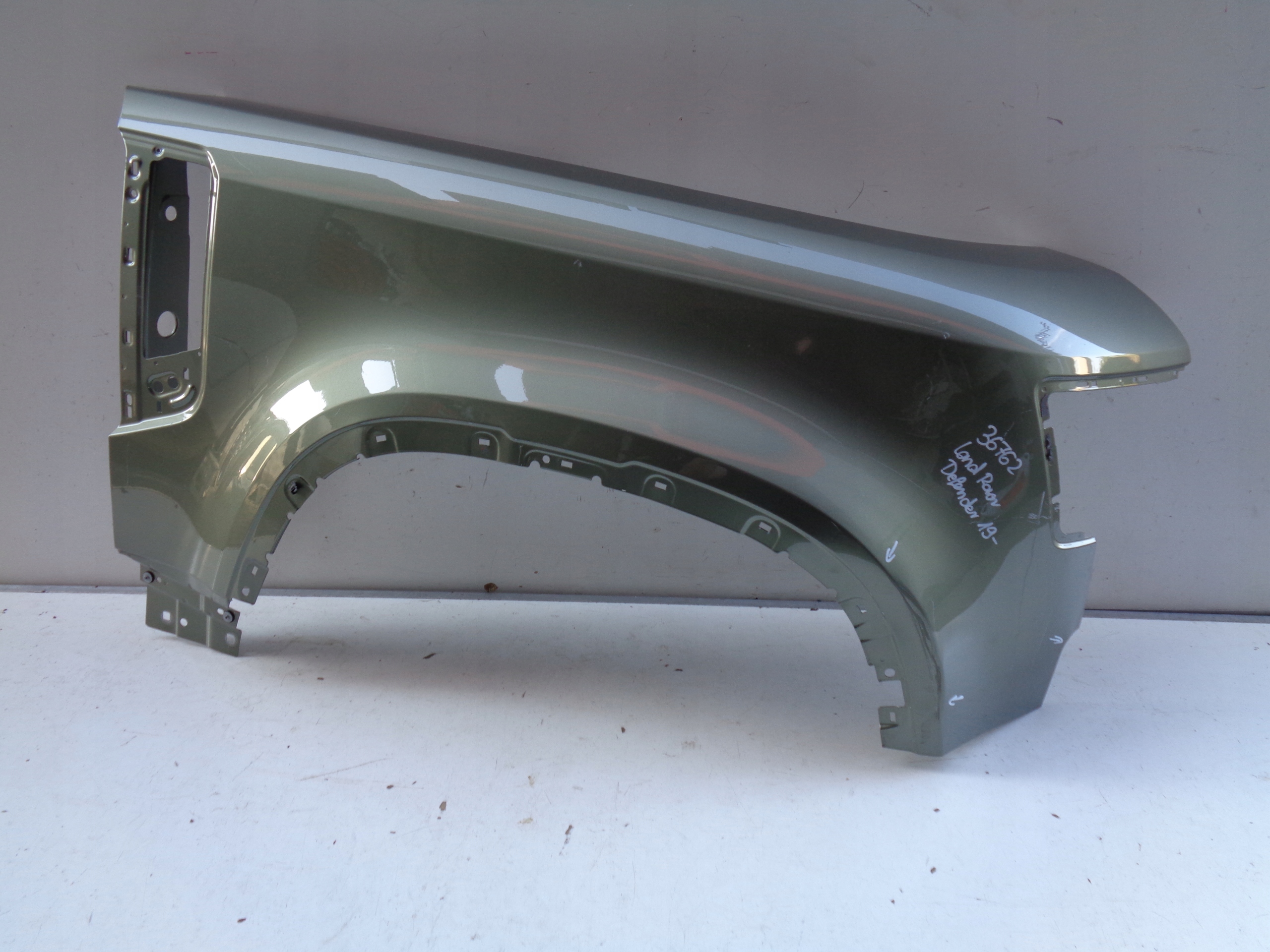 BLATNIK PRAVY LAND ROVER DEFENDER II 19- NR 36762