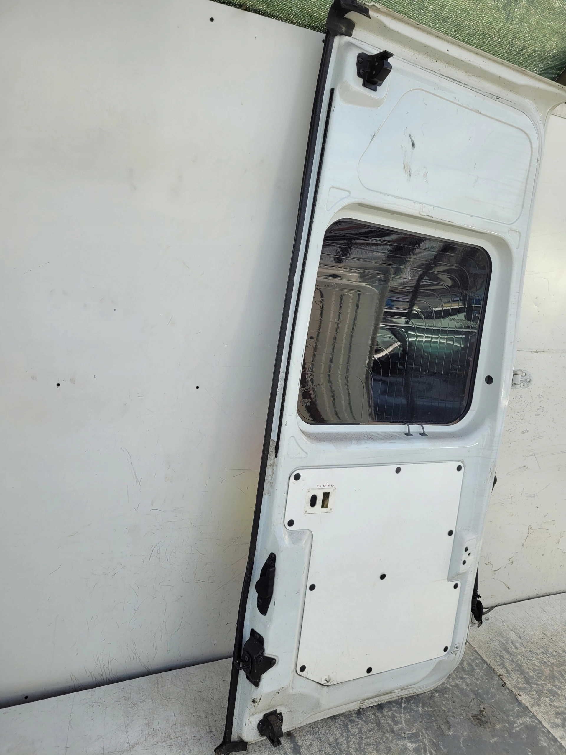 RENAULT MASTER III 3 LAVE ZADNE DVERE SKLO
