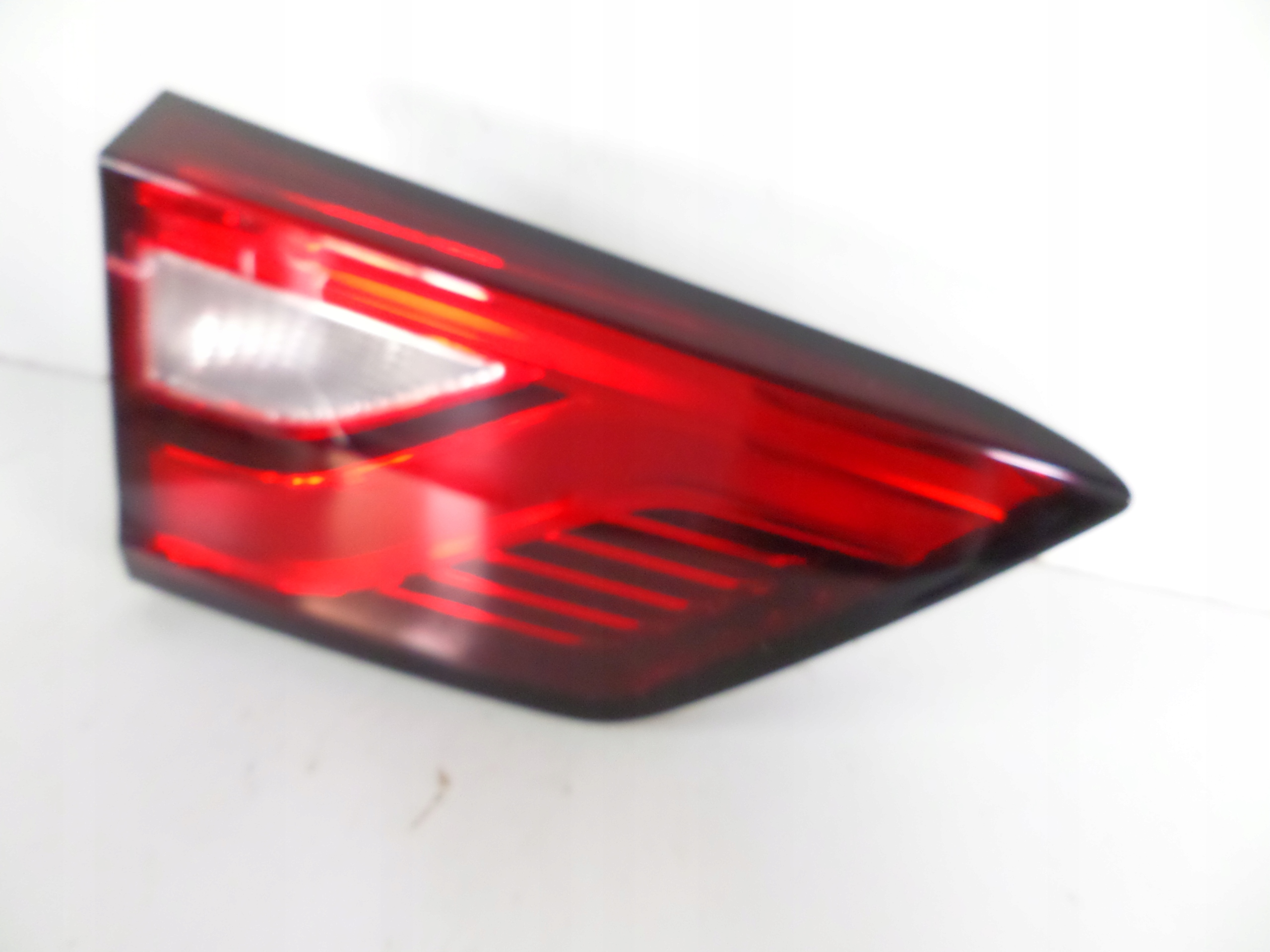 LAVE ZADNE SVETLO MG ZS 17-