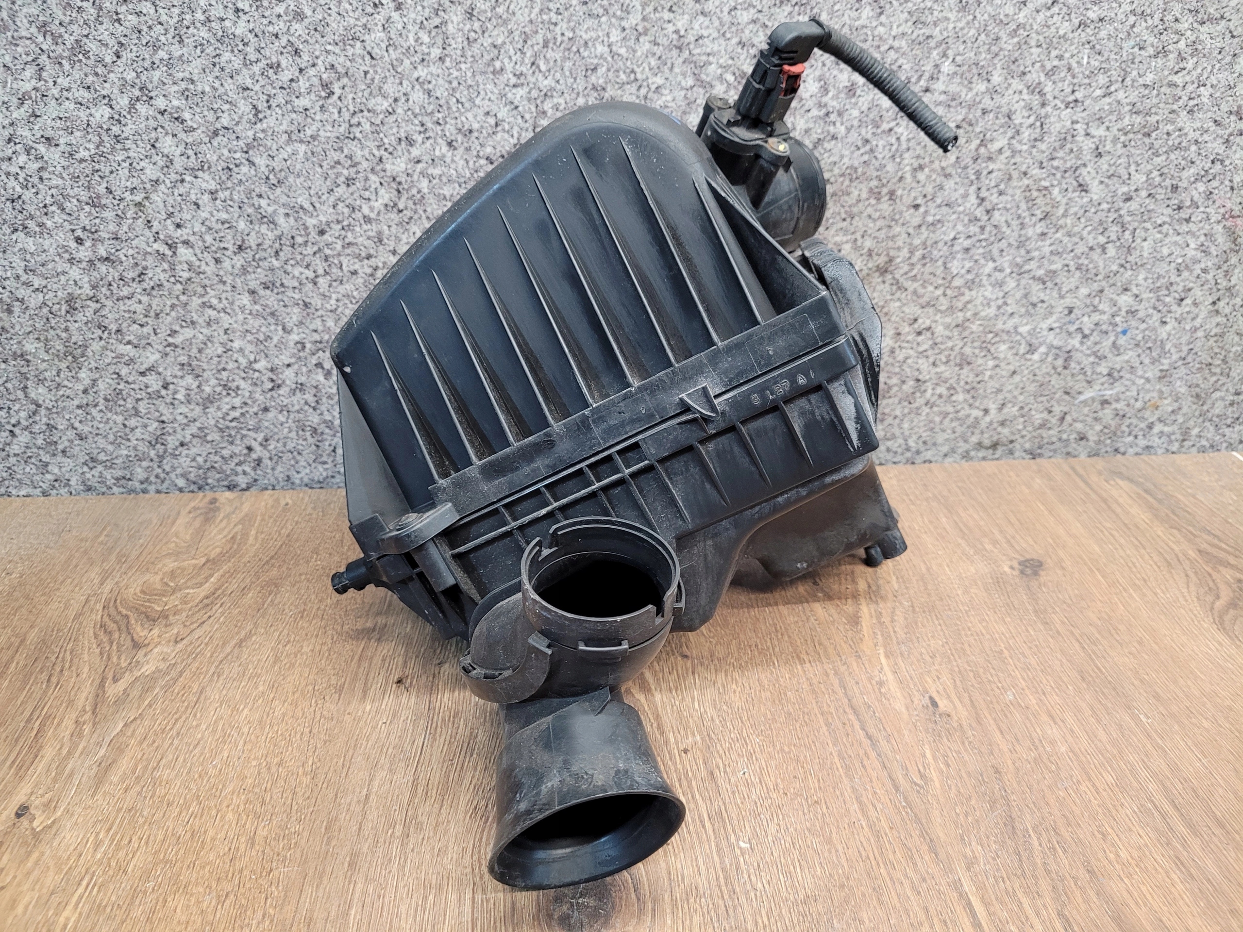 OPEL MOKKA 1.6 16V OBAL VZDUCHOVÉHO FILTERA 95264831