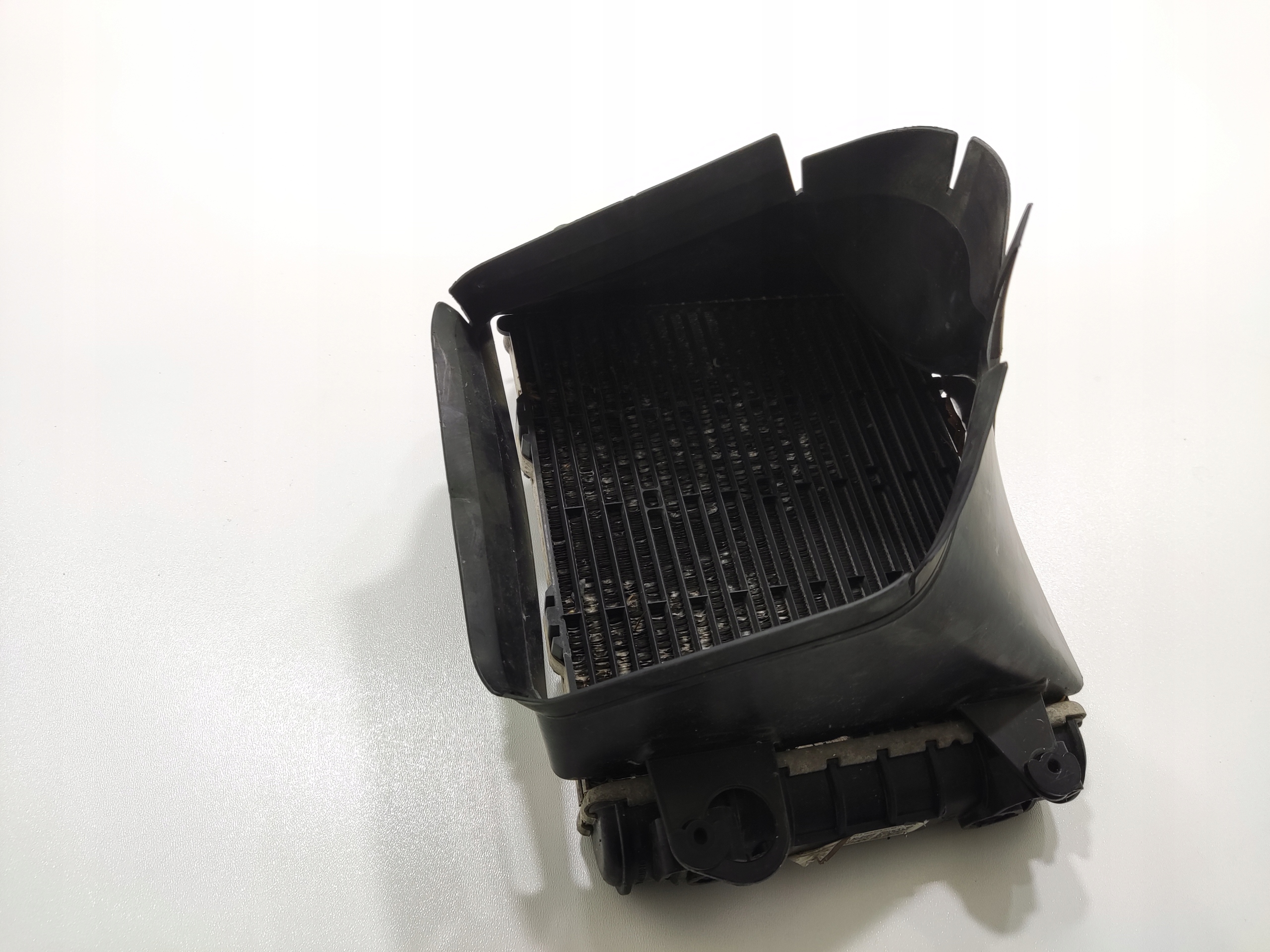 PRÍDAVNÝ VODNÝ CHLADIČ PRAVA VOLKSWAGEN GOLF VII R 2.0 TSI 5Q0121251HA