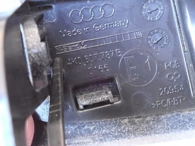 AUDI A6 C8 18- 4K0807787B 4K0807788B KRYTKA OSTREKOVACA