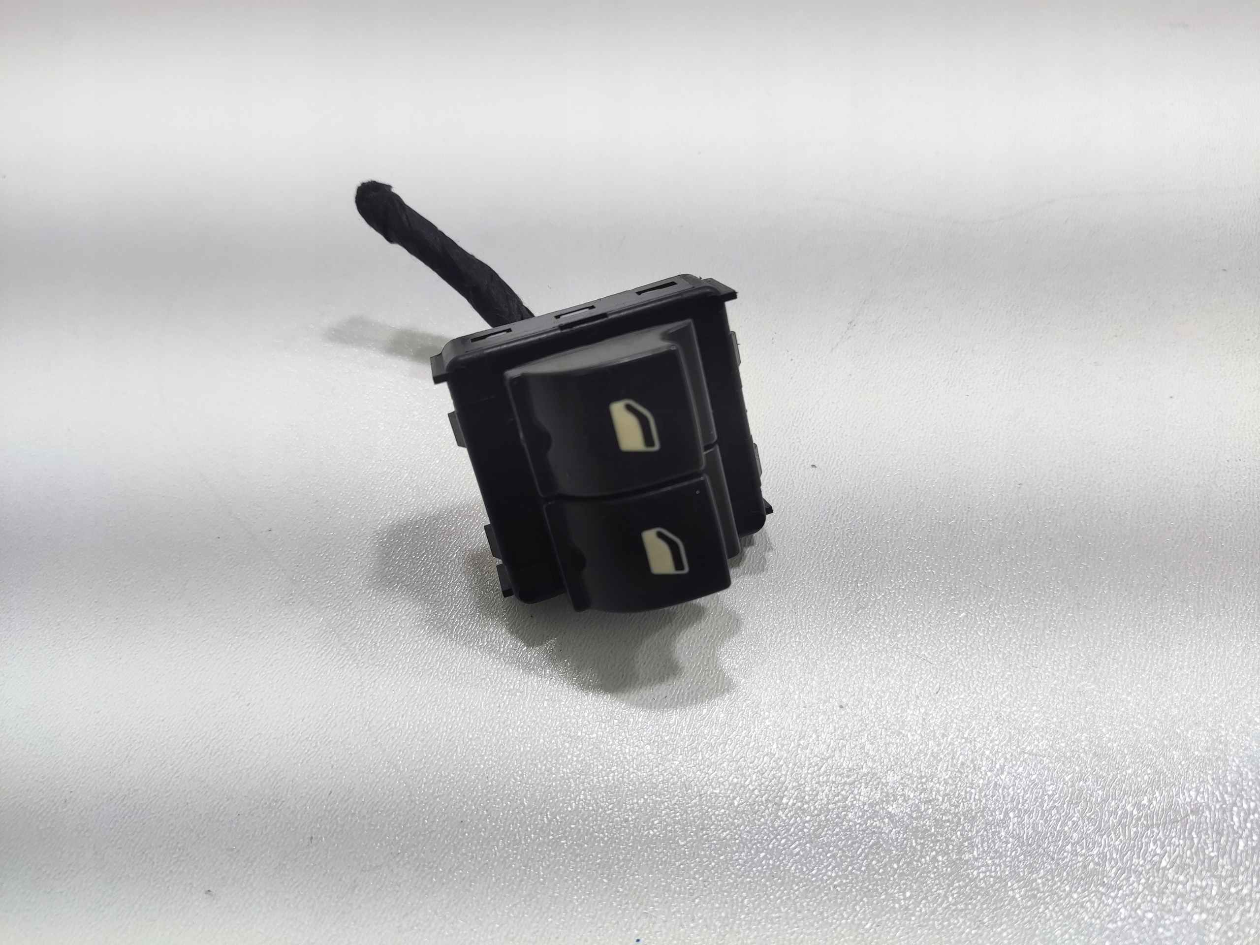 LAVY PREDNY VYPINAC STAHOVANIA OKIEN CITROEN C4 CACTUS 98106397ZD 2017-20 LIFT