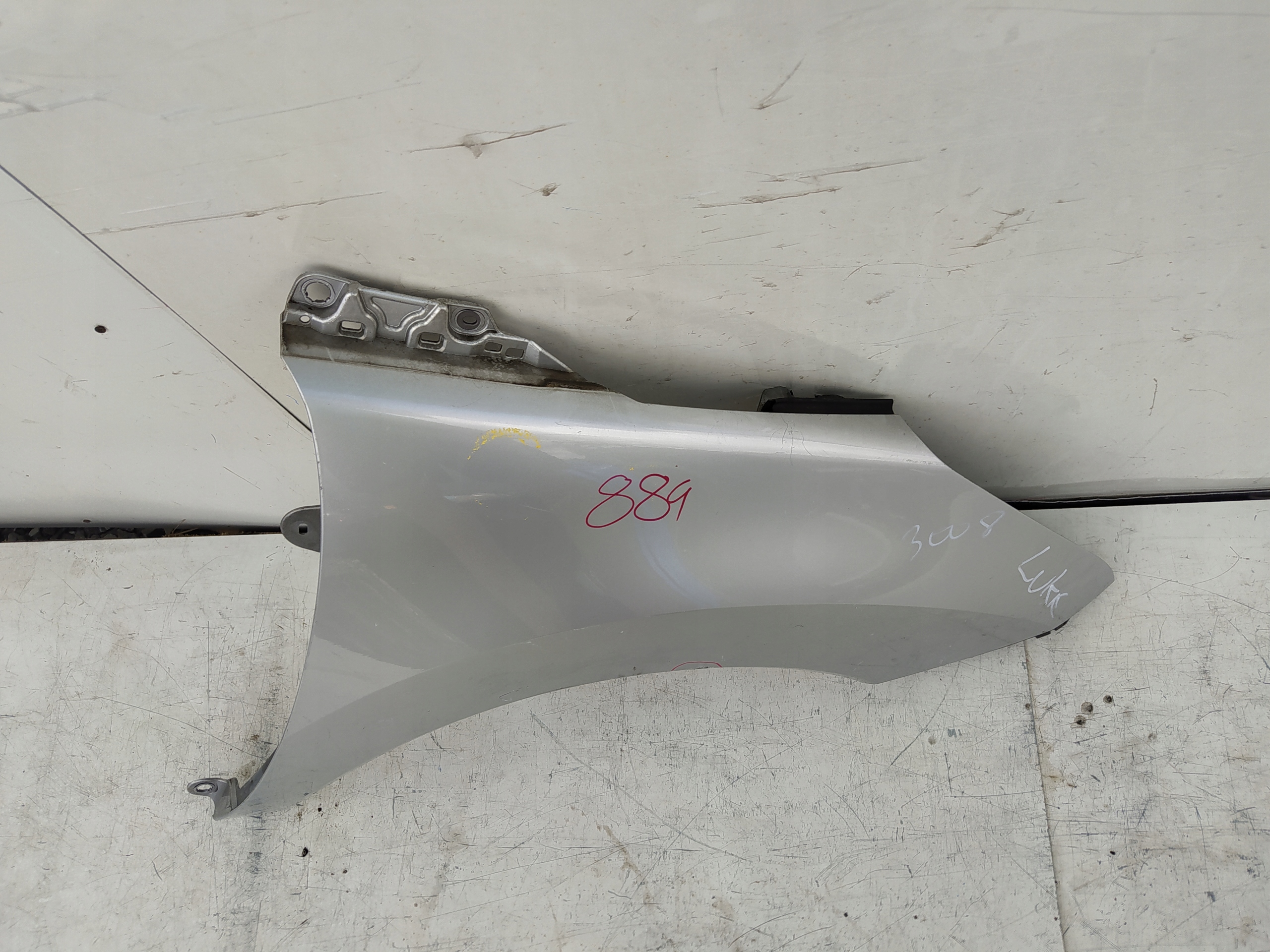 PEUGEOT 3008 PRAVY PREDNY BLATNIK