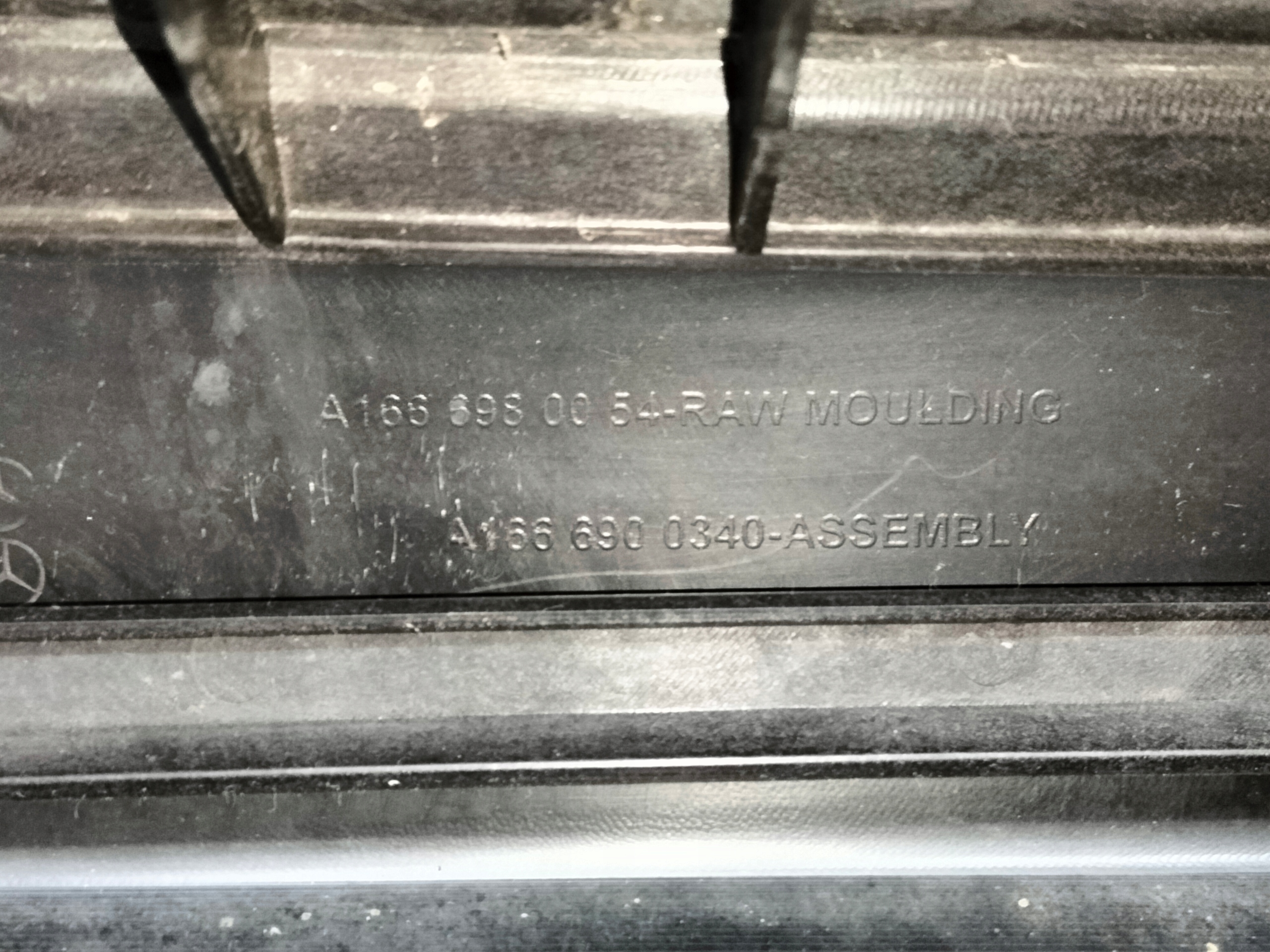LISTA LAVA PRAHOVA LISTA MERCEDES ML M-KLASSE W166 11-
