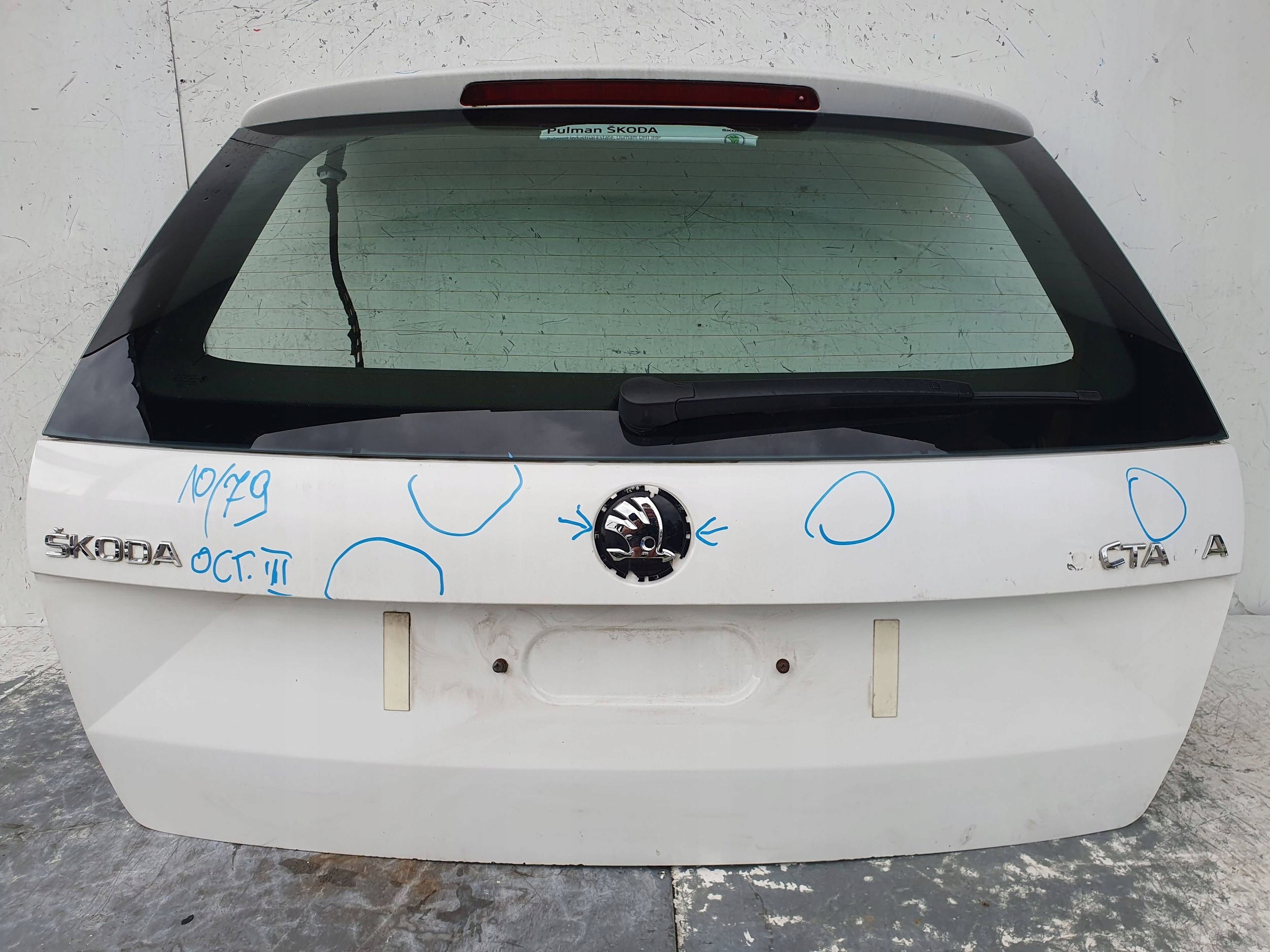 Skoda Octavia III 3 kombi ZADNA KAPOTA
