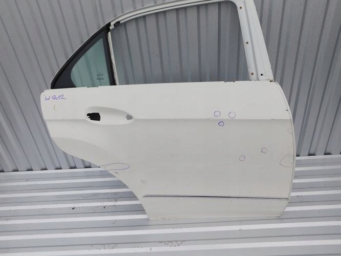 MERCEDES W212 E-KLASA SEDAN 09- PRAVE ZADNE DVERE