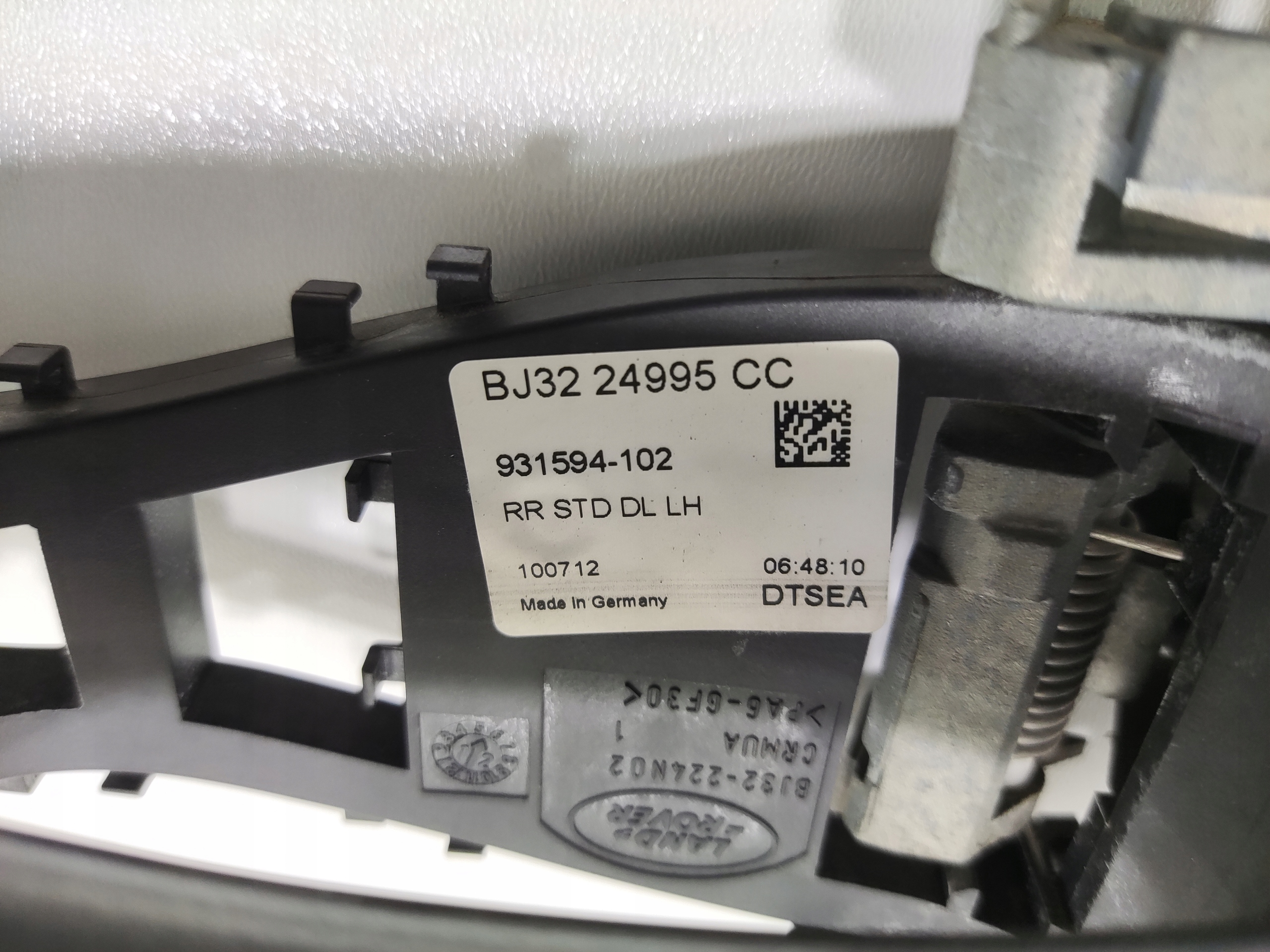 KĽUČKA ĽAVÝCH ZADNÝCH DVERÍ RANGE ROVER EVOQUE L538 BJ3224995CC ’11-15