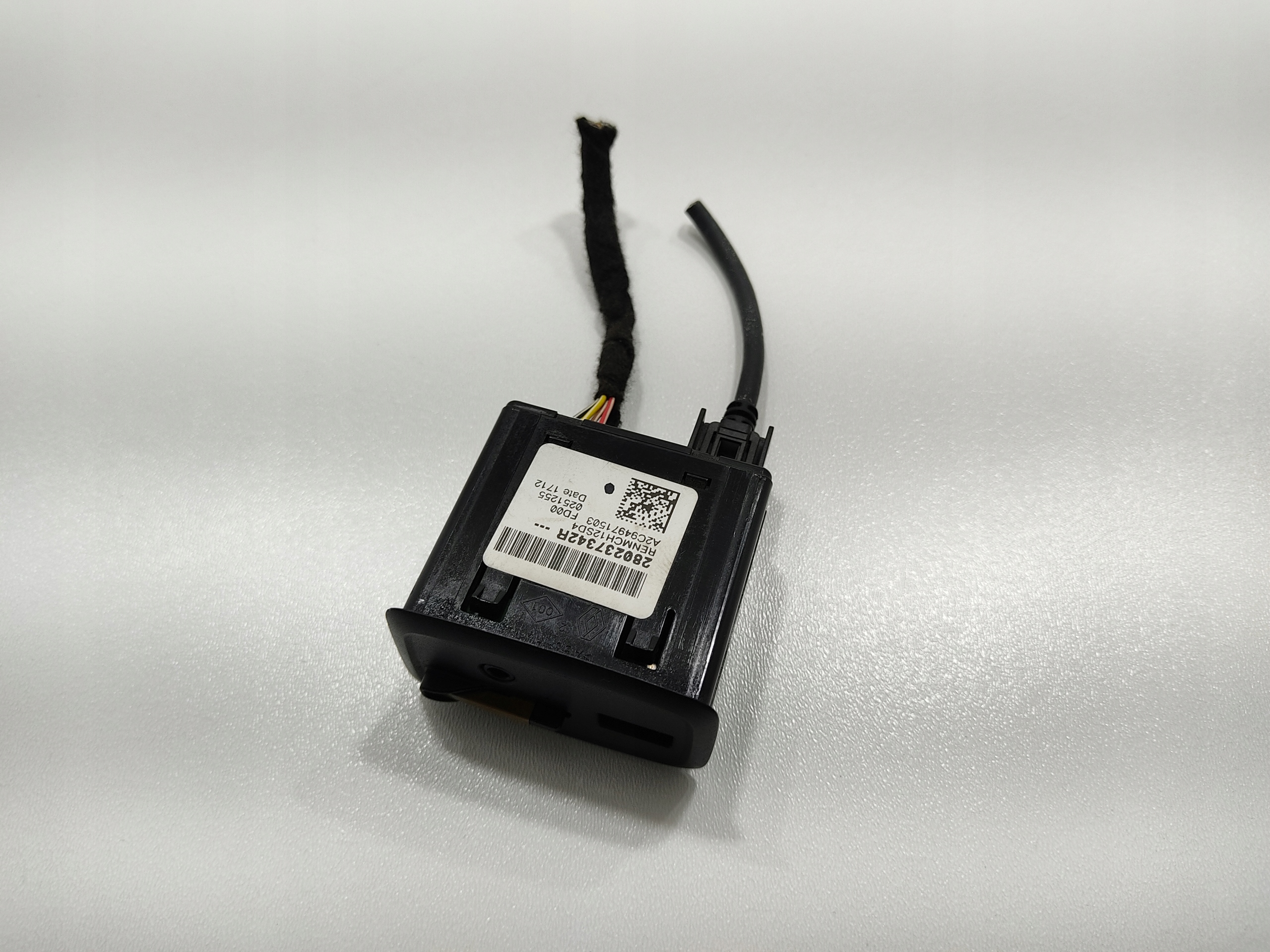ČÍTAČKA KARIET SD USB RENAULT KANGOO III 280237342R 2014-2020 LIFT