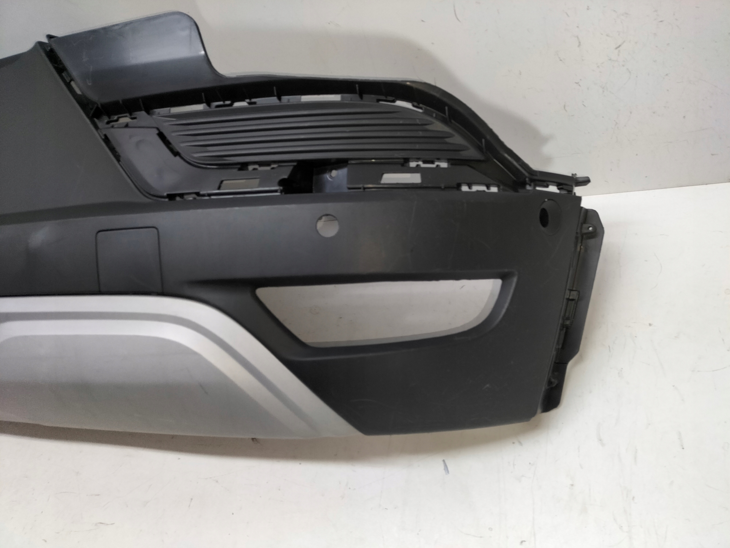 ZADNÝ NÁRAZNÍK RENAULT CAPTUR II 19-