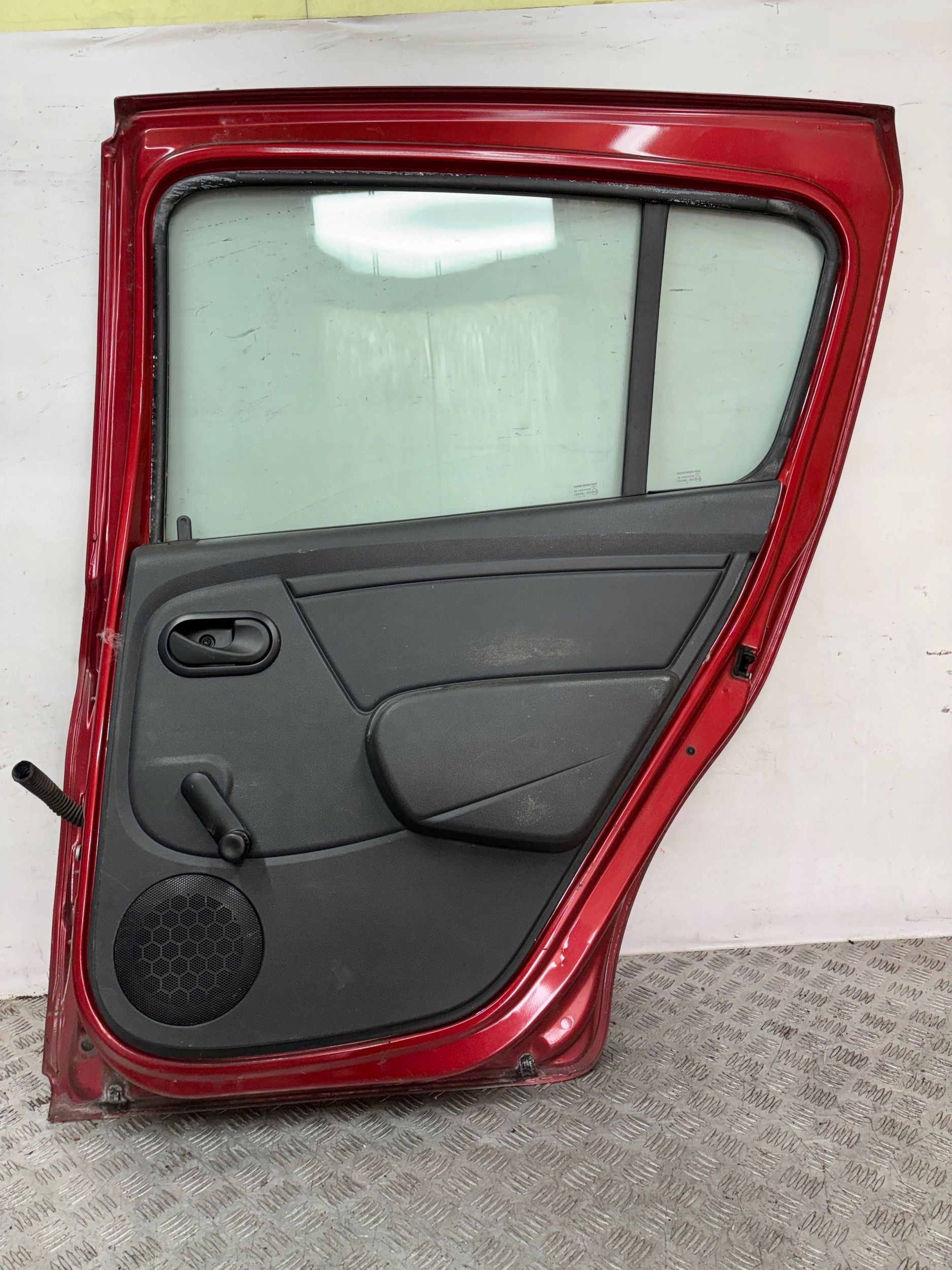 PRAVE ZADNE DVERE DACIA SANDERO I 08-