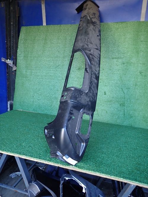 MERCEDES SPRINTER 95- PRAVÝ ZADNÝ STĹPIK