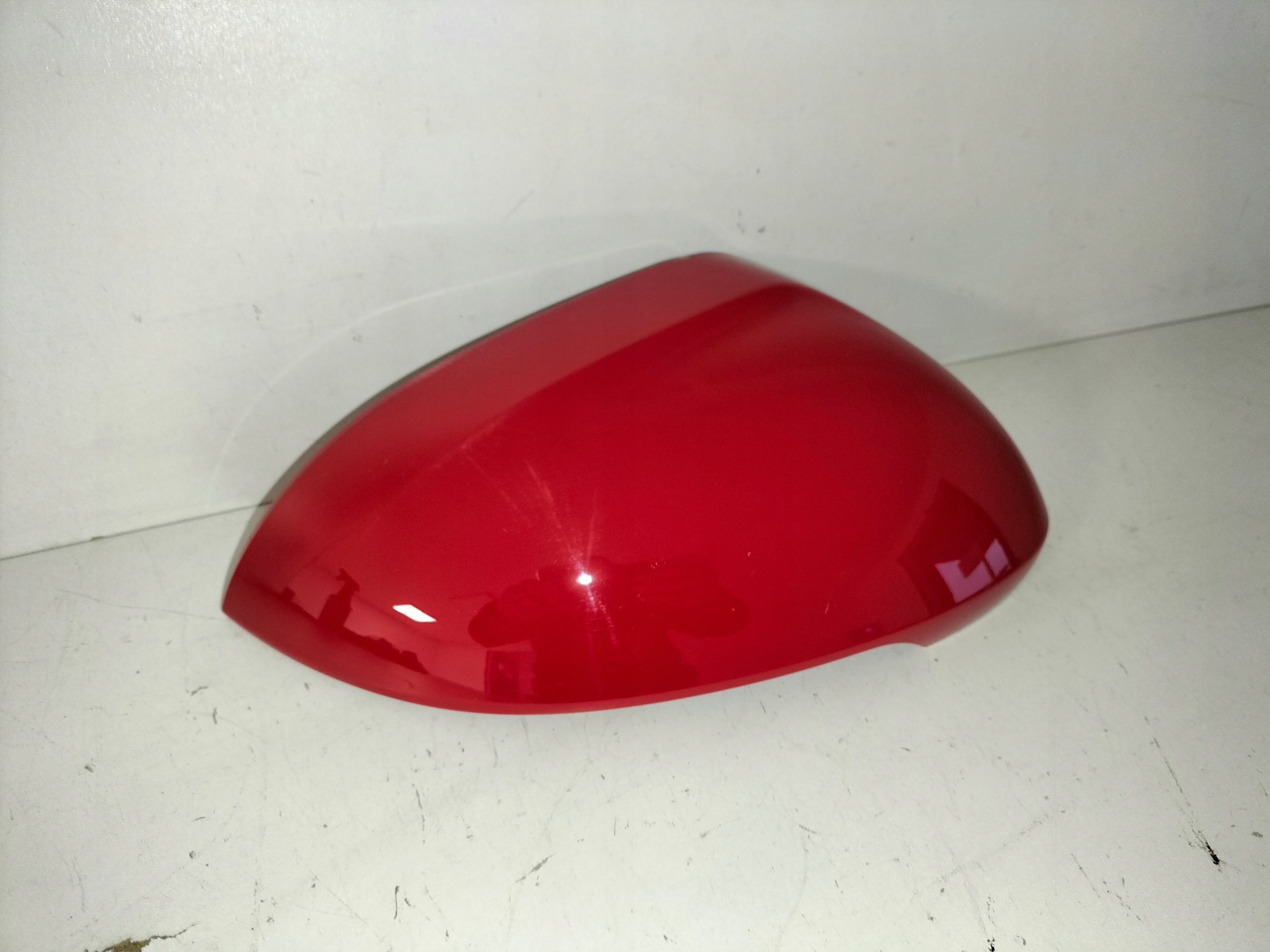 OBAL PRAVÉHO ZRKADLA VW PASSAT B8 14-