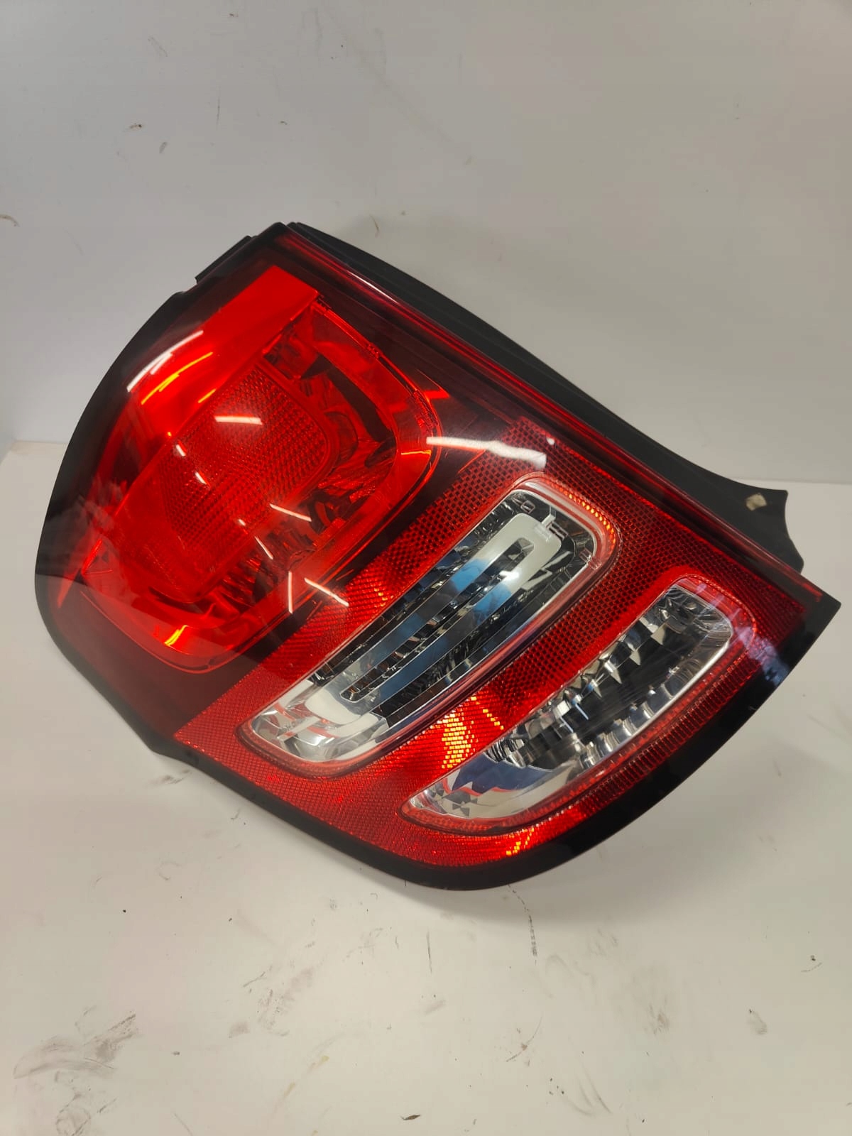 Citroen c3 II 09-13 9673805580 ZADNE SVETLONA ZADNA LAVA