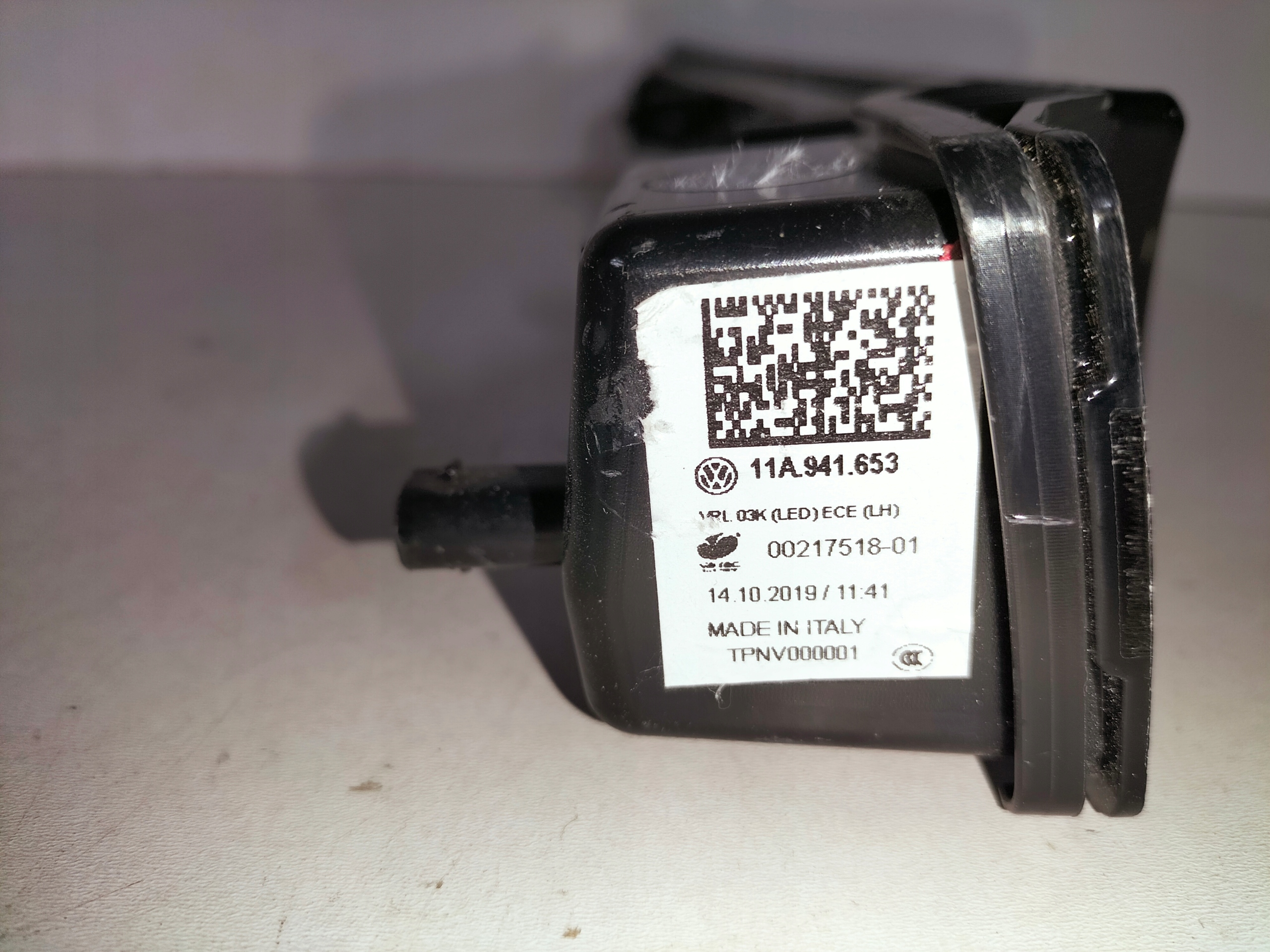 ĽAVÉ PREDNÉ SVETLO LED DRL VW ID4 20-