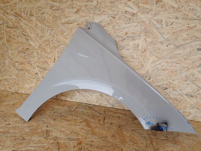 VW POLO 2G 17- PRAVY PREDNY BLATNIK