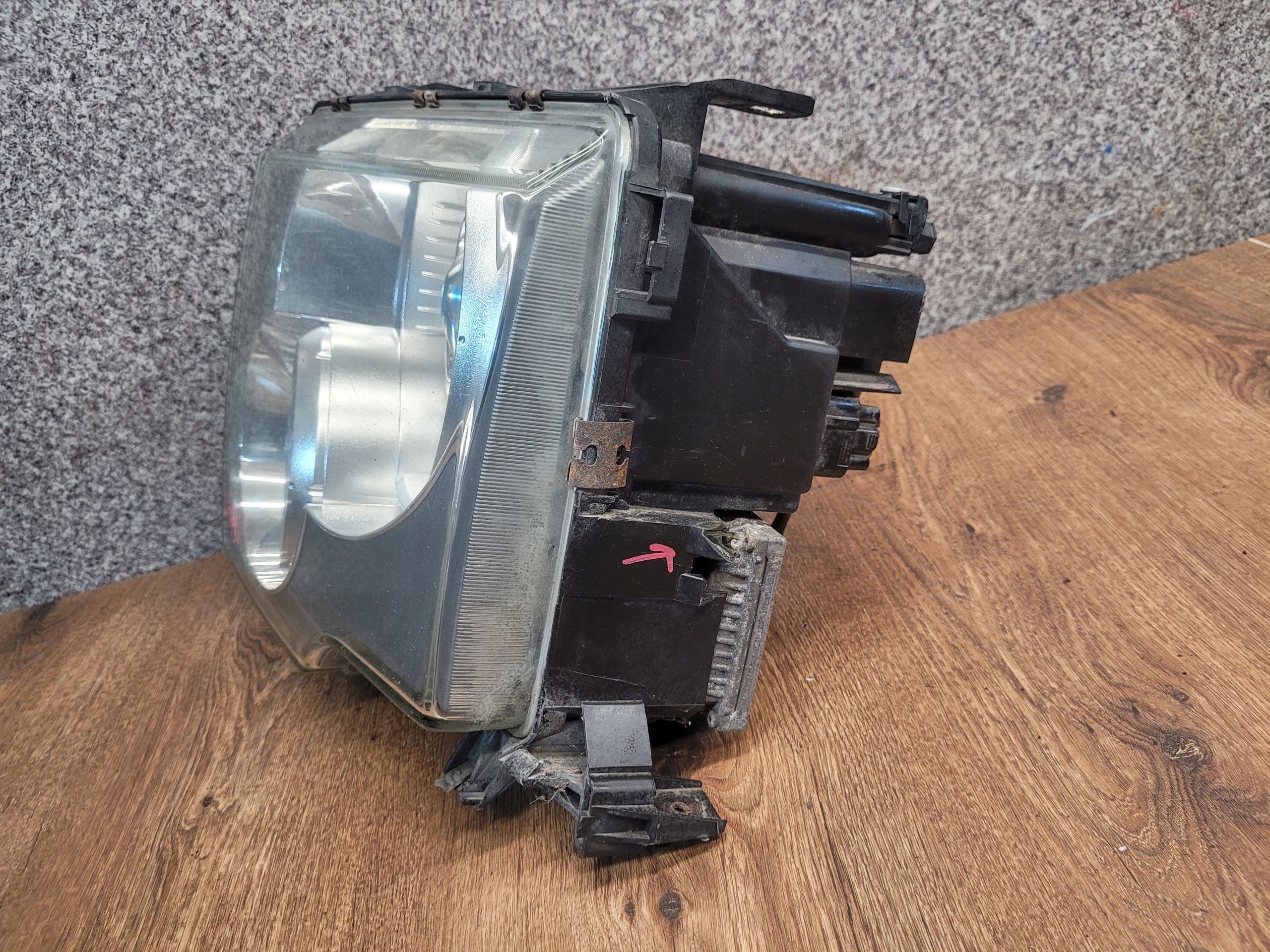 RANGE ROVER L322 VOGUE XENON ĽAVÉ PREDNÉ SVETLO