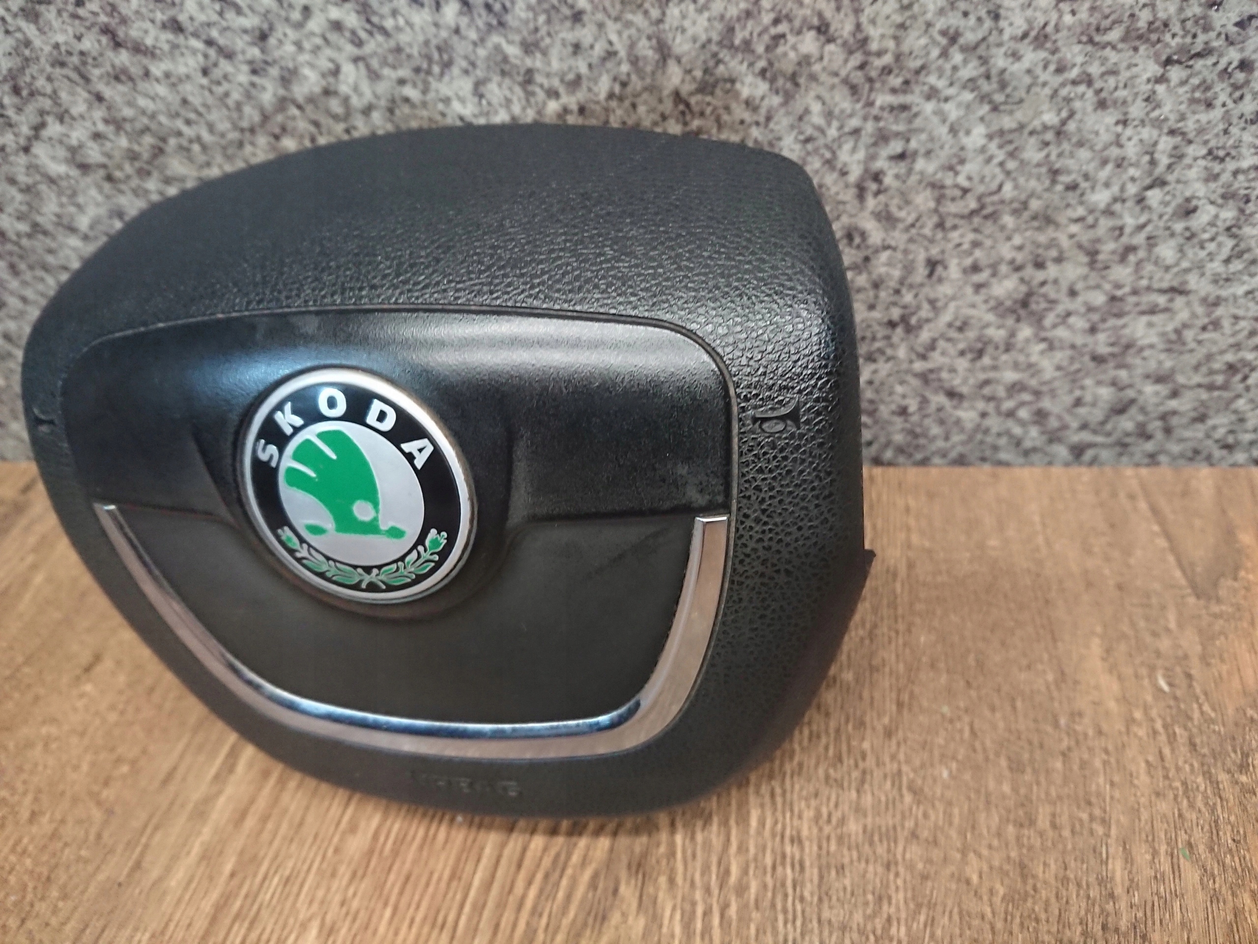 SKODA OCTAVIA 2 LIFT VOLANTOVY AIRBAG 1Z0880201AH