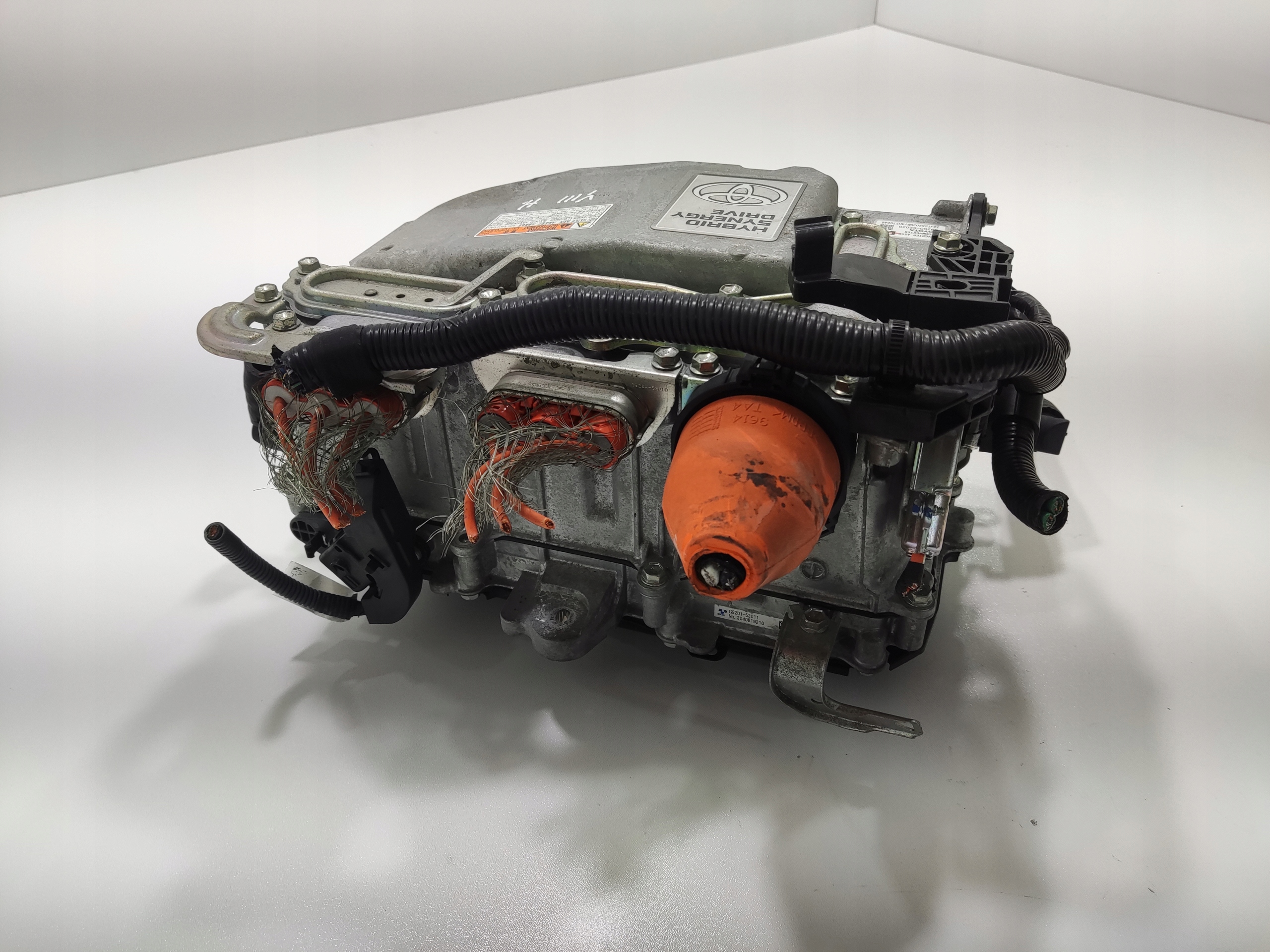 INVERTOR KONVERTOR TOYOTA YARIS III 1.5 HYBRID 2014-2017 LIFT G9200-52030