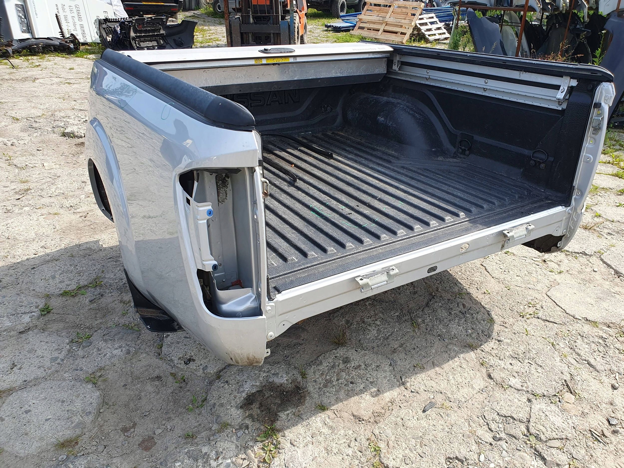 Nissan Navara D23 ŠTVRŤKA KAROSÉRIA ZAD ROLETA