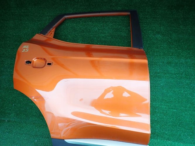 MG ZS PRAVE ZADNE DVERE