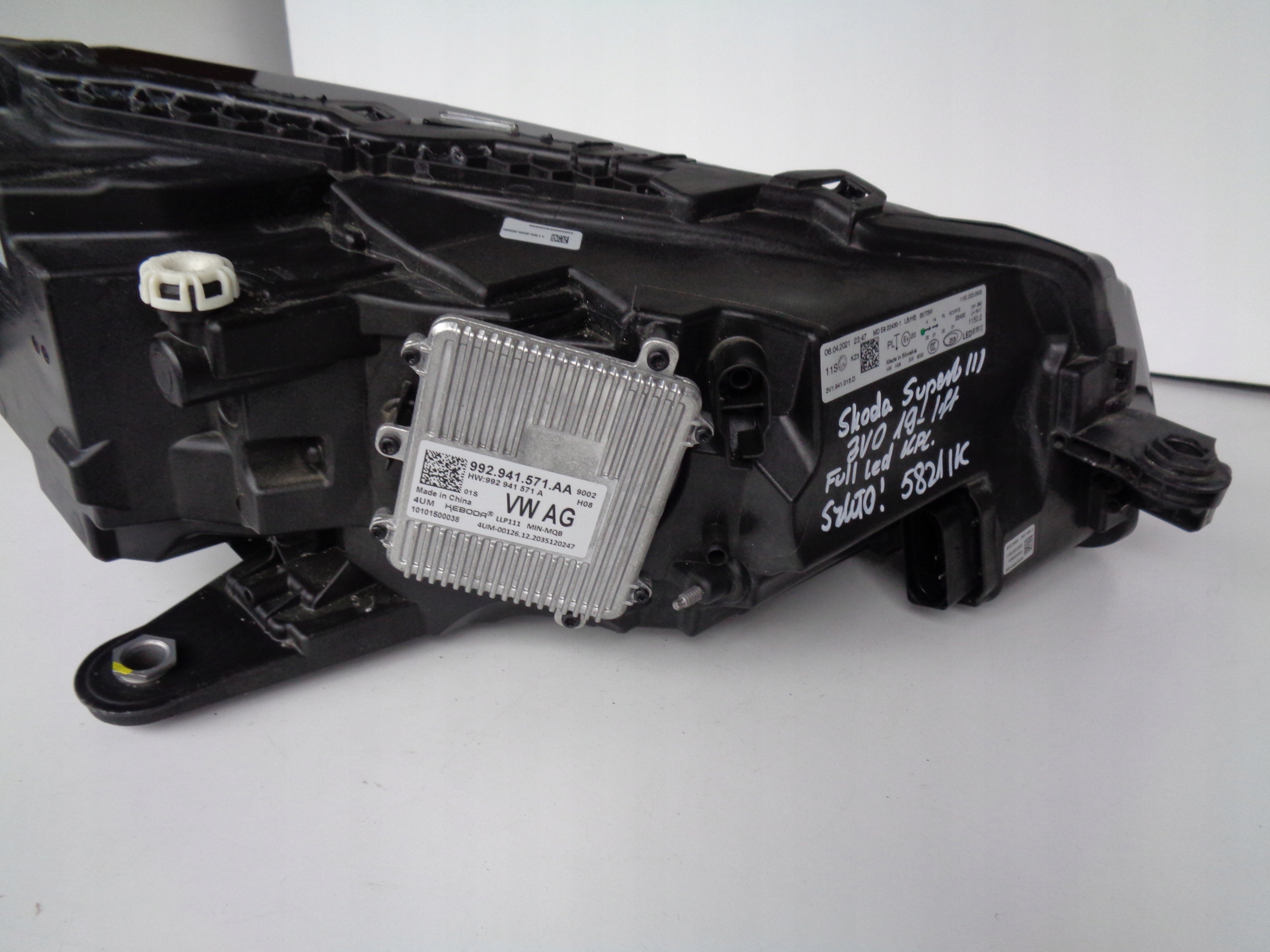 ĽAVÉ SVETLO SKODA SUPERB III 3V 19- LIFT FULL LED