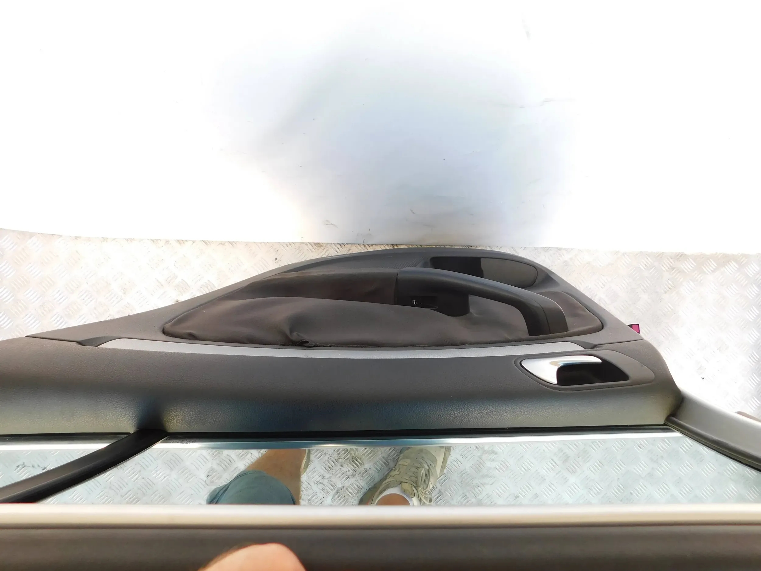 PRAVE ZADNE DVERE VW GOLF V 5 KOMBI