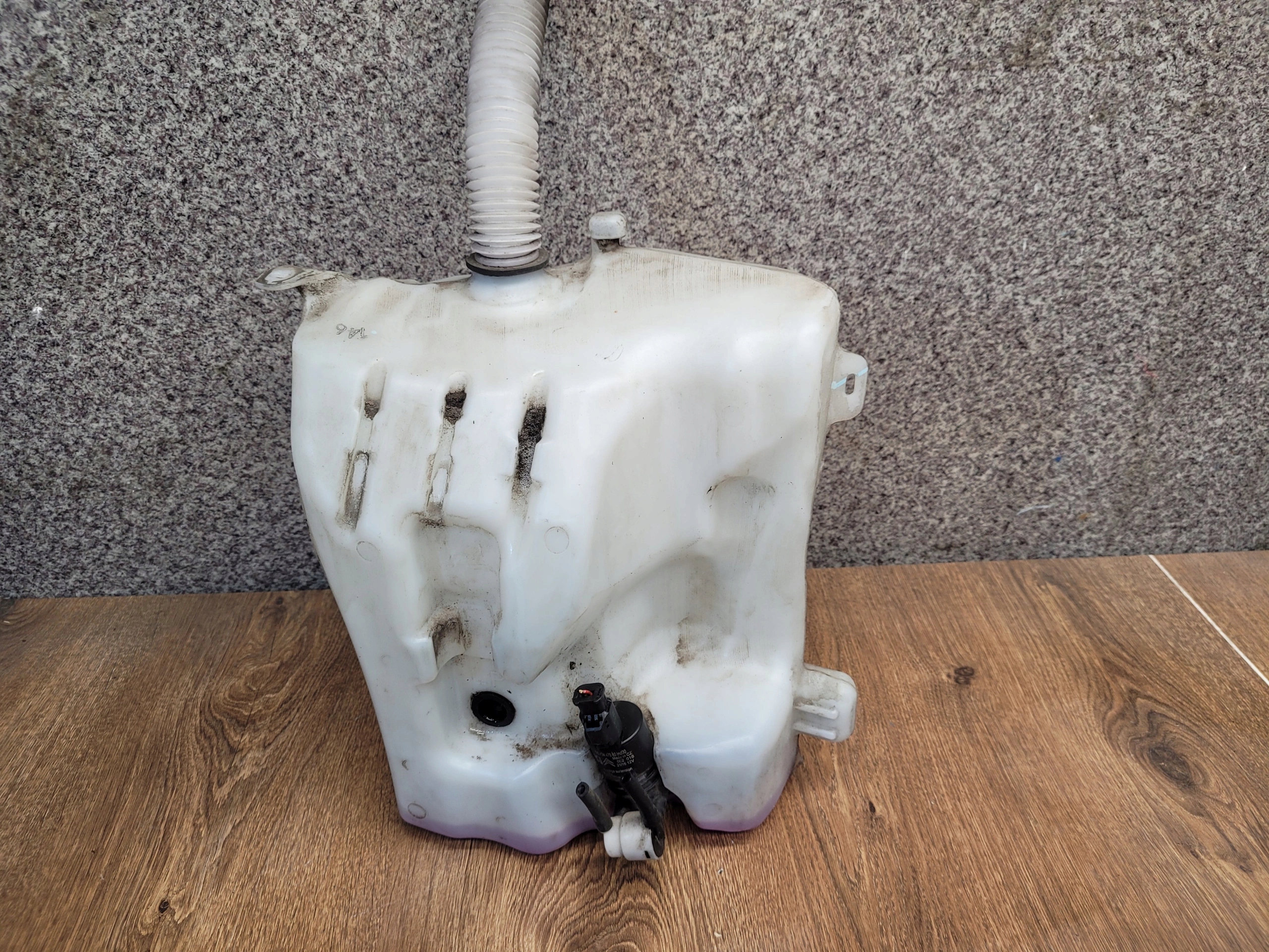 CITROEN DS5 9671311480 NÁDOBKA OSTREKOVAČOV