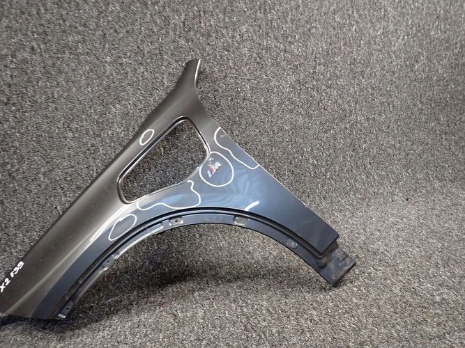 BMW X2 F39 HYBRID ĽAVÝ PREDNÝ BLATNÍK