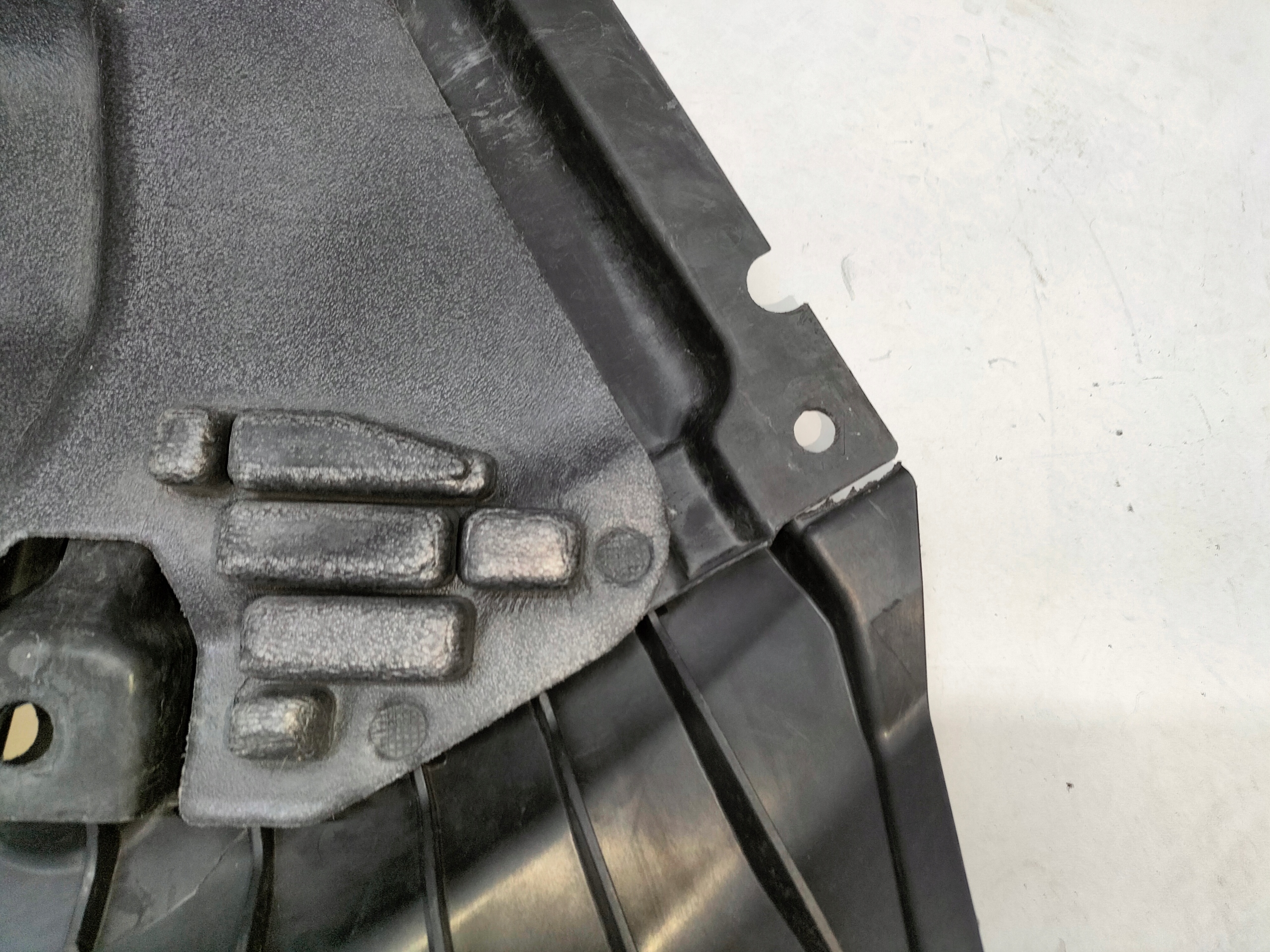 KRYT PREDNEHO NARAZNIKA MERCEDES S-KLASA W222 13-
