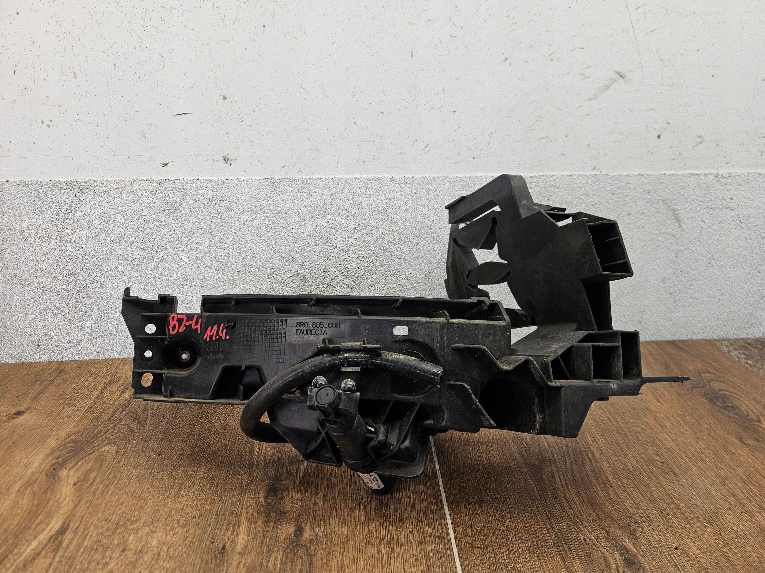 Audi Q5 SQ5 8R0805608 DRŽIAK POD SVETLO PRAVÝ