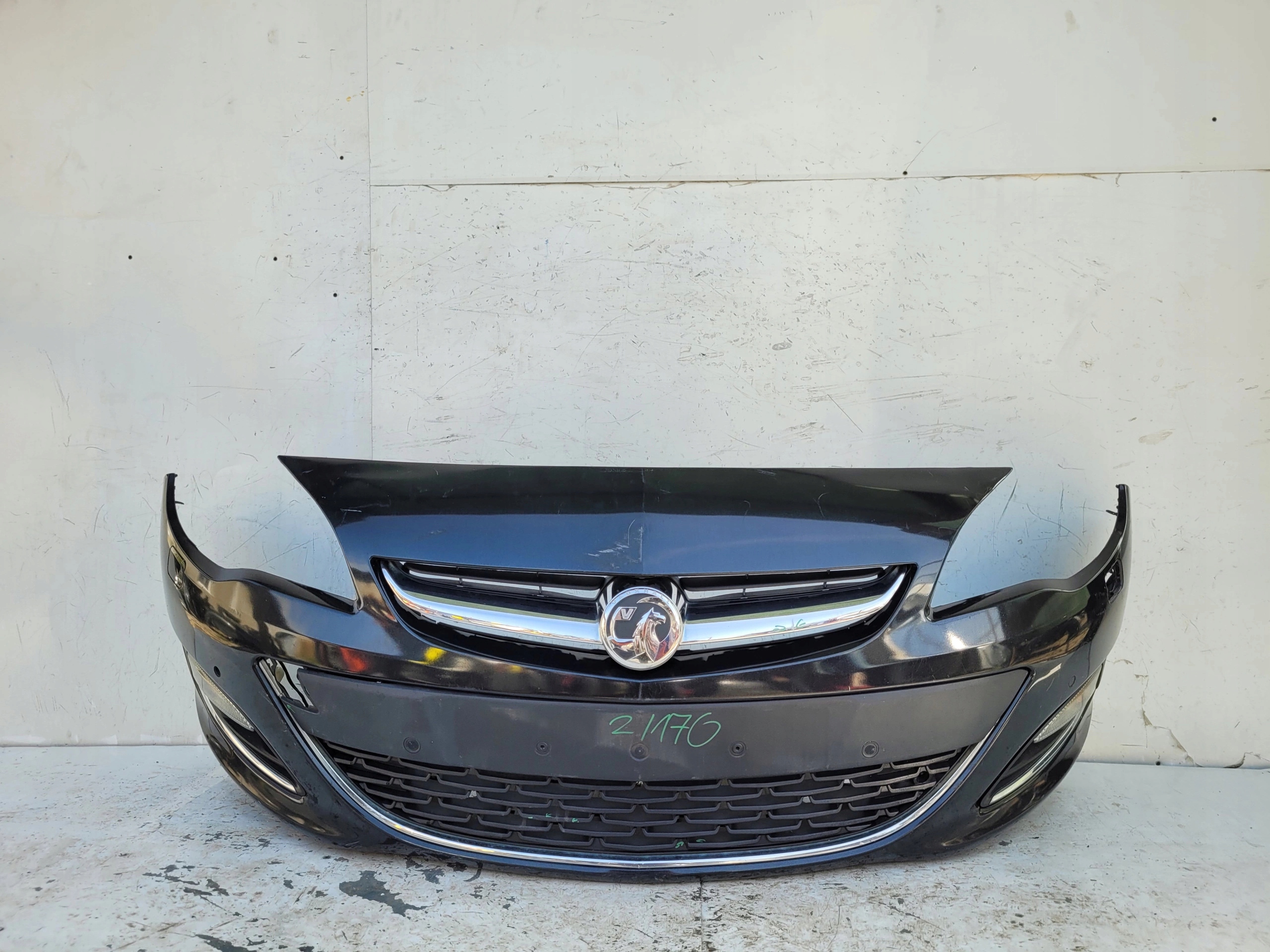 OPEL ASTRA J LIFT XENON PDC PREDNÝ NÁRAZNÍK