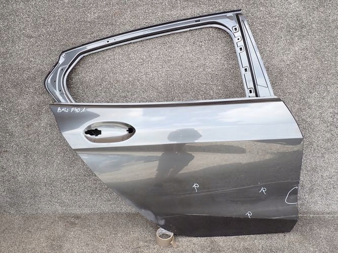 BMW F40 1 PRAVE ZADNE DVERE