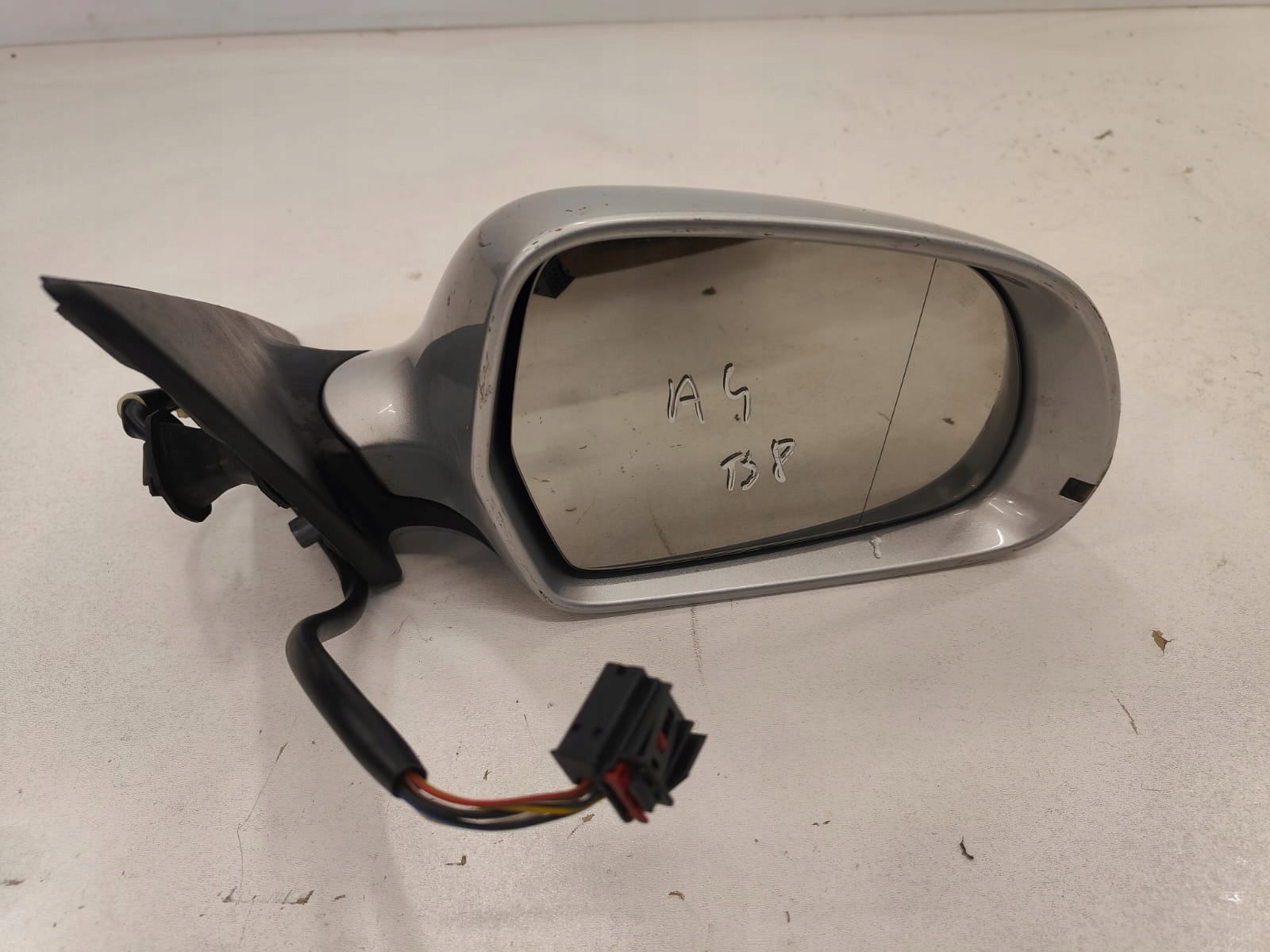 Audi a4 b8 08-14 PRAVE ZRKADLO 6pin