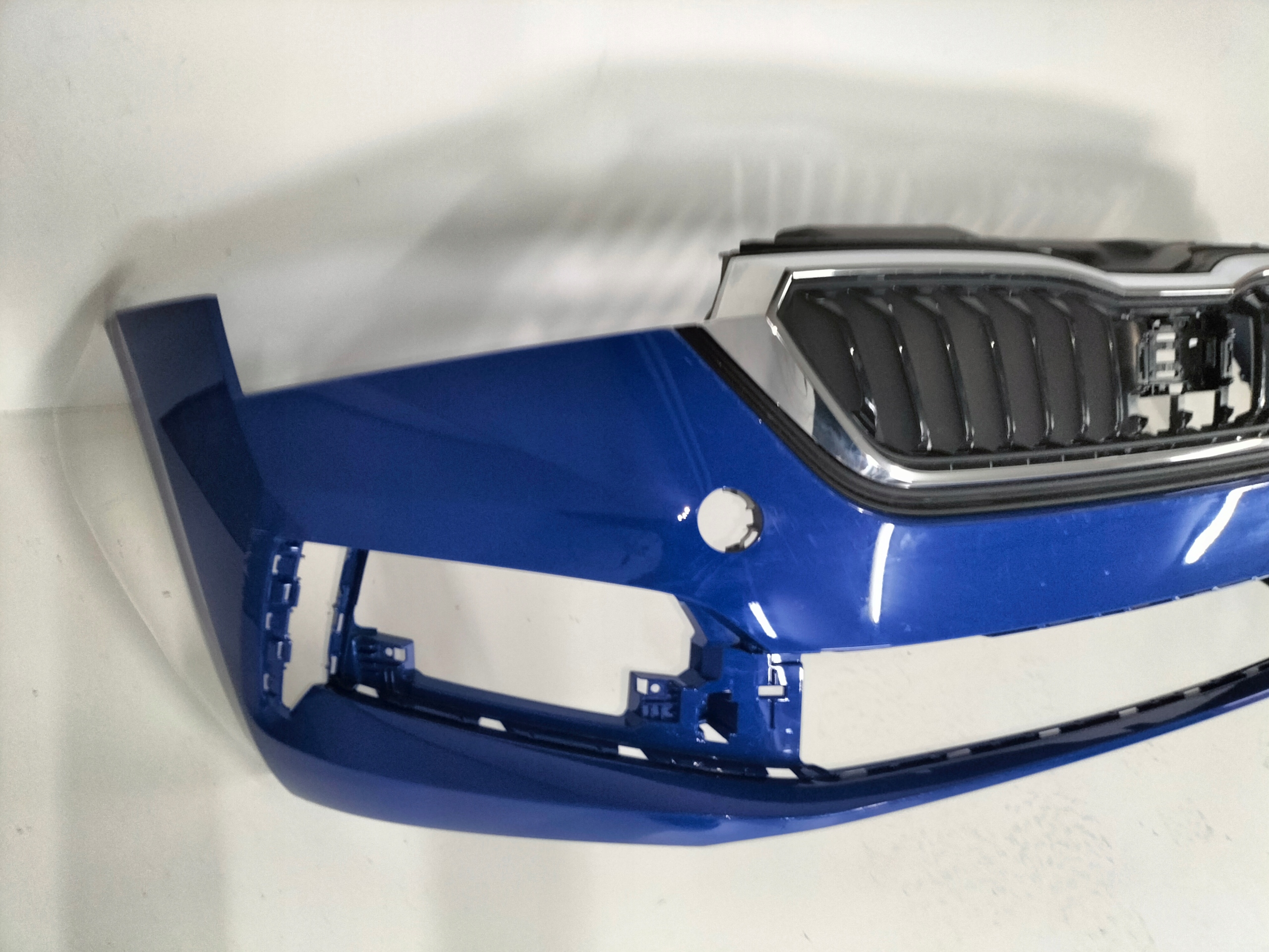 PREDNÝ NÁRAZNÍK SKODA SCALA 19-