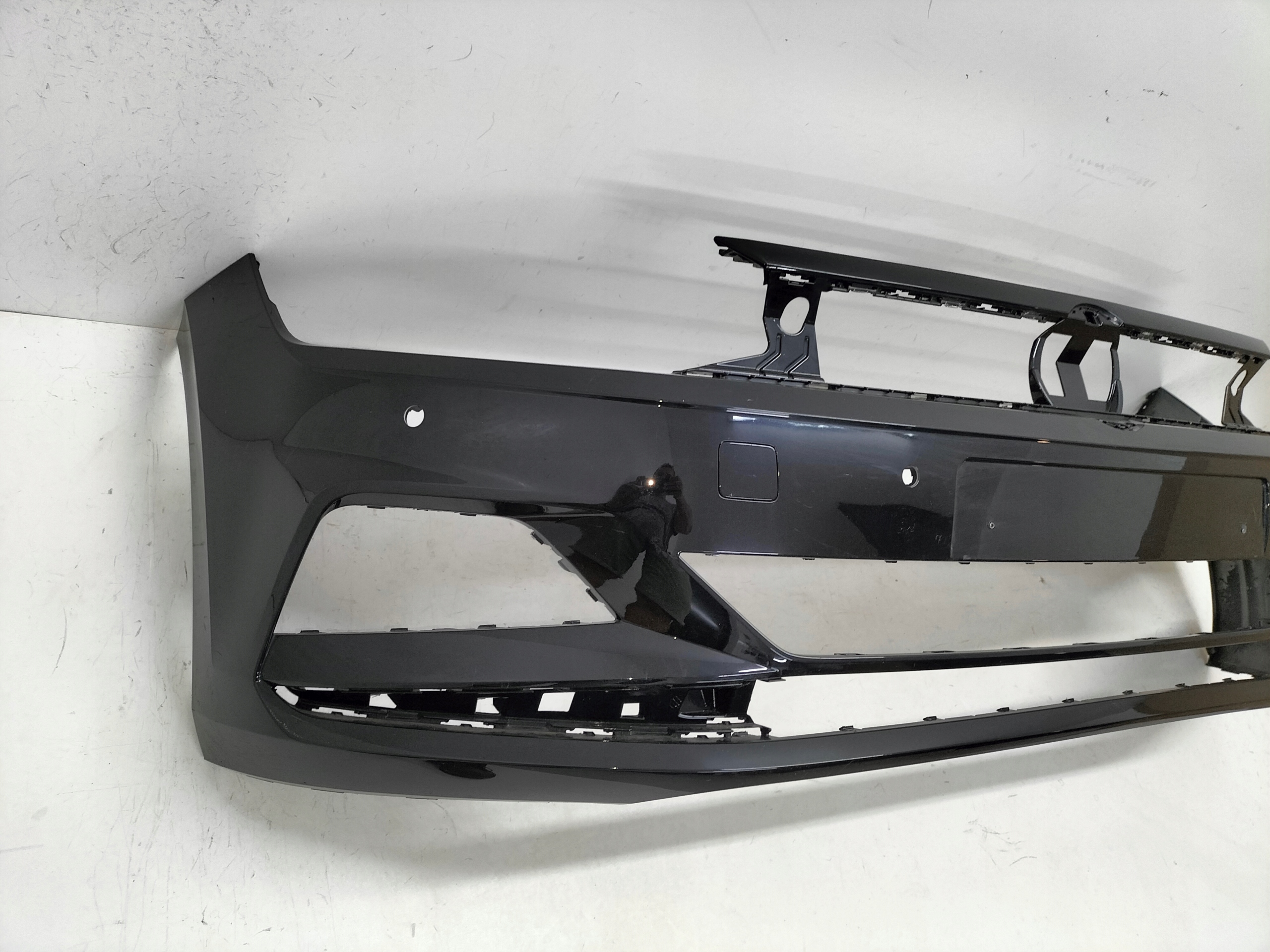 PREDNÝ NÁRAZNÍK VW POLO VI 2G0 17-