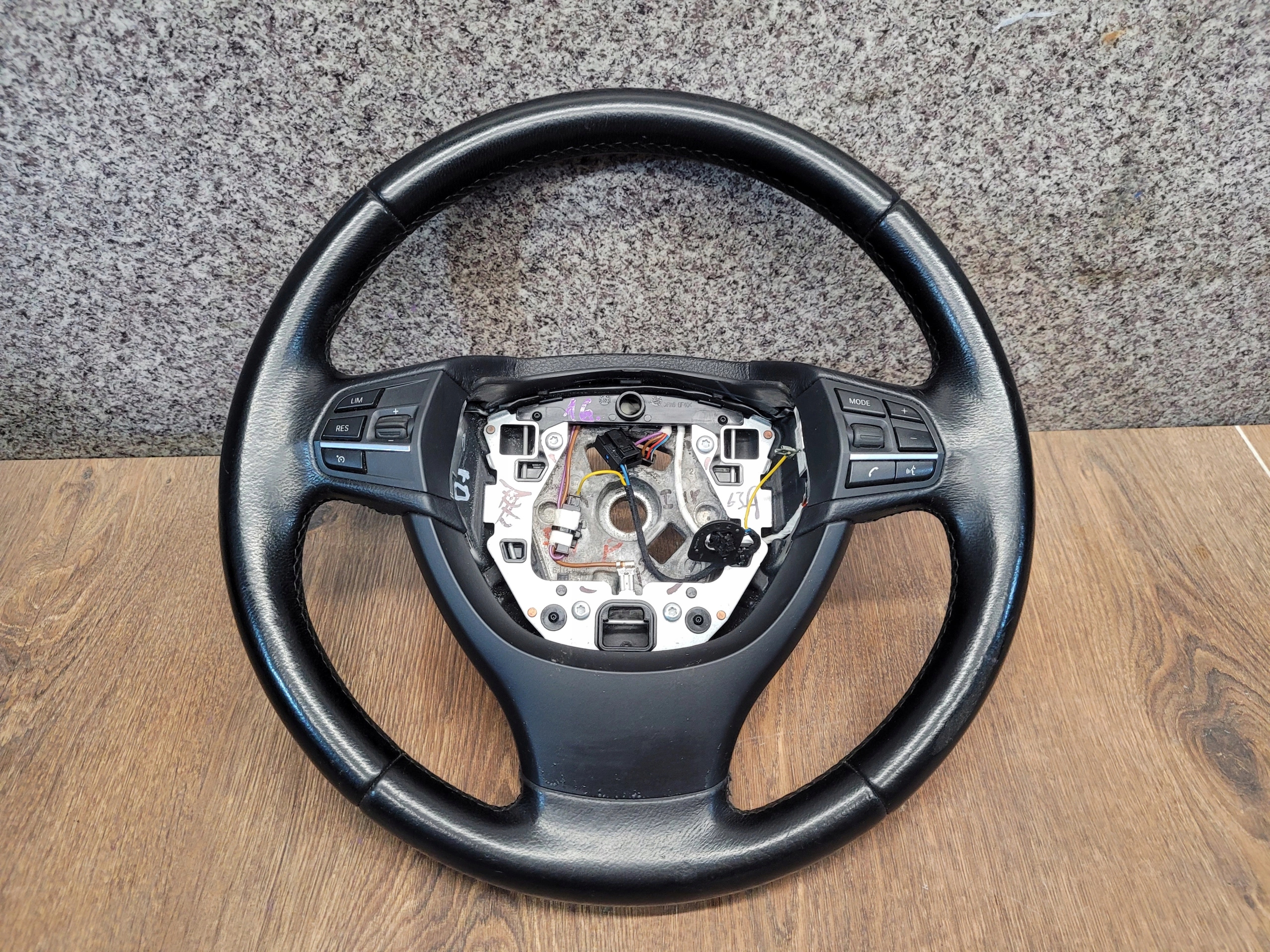 BMW 5 F10 F11 VOLANT MULTIFUNKCIA