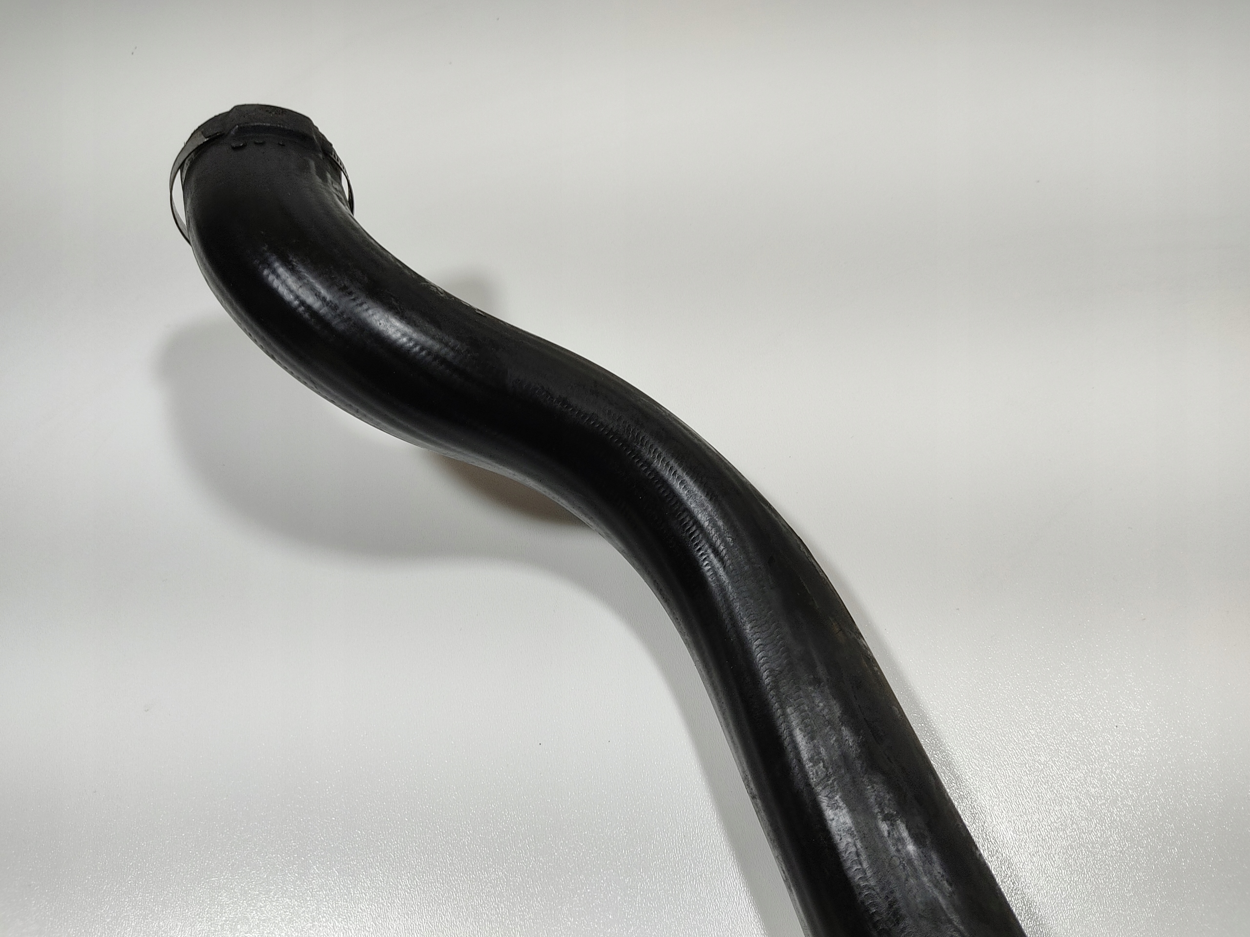 HADICA INTERCOOLERA TRAFIC 2.5 DCI 2001-2006